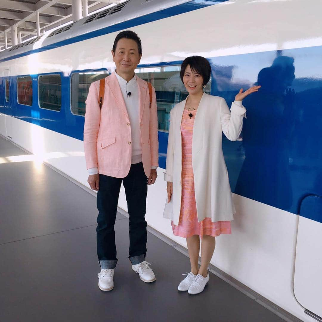 村井美樹さんのインスタグラム写真 - (村井美樹Instagram)「テレビ大阪「おとな旅あるき旅」http://www.tv-osaka.co.jp/ip4/tabi/ 三田村邦彦さんと一緒に、GＷに行きたい京都駅周辺の穴場&定番スポット巡り😆✨4月20日（土）18:30〜 ぜひご覧ください☺️TVerでも27日まで見逃し配信中です！https://tver.jp/lp/c0005131 . #おとな旅あるき旅 #村井美樹 #三田村邦彦 さん #京都 #梅小路京都西駅 #京都鉄道博物館 #0系 #500系 #c62 #朝からビール #slスチーム号 #東本願寺 #ずっと飲んでた #こけし #旅こけし #平賀輝幸工人」4月20日 9時27分 - miki_murai_