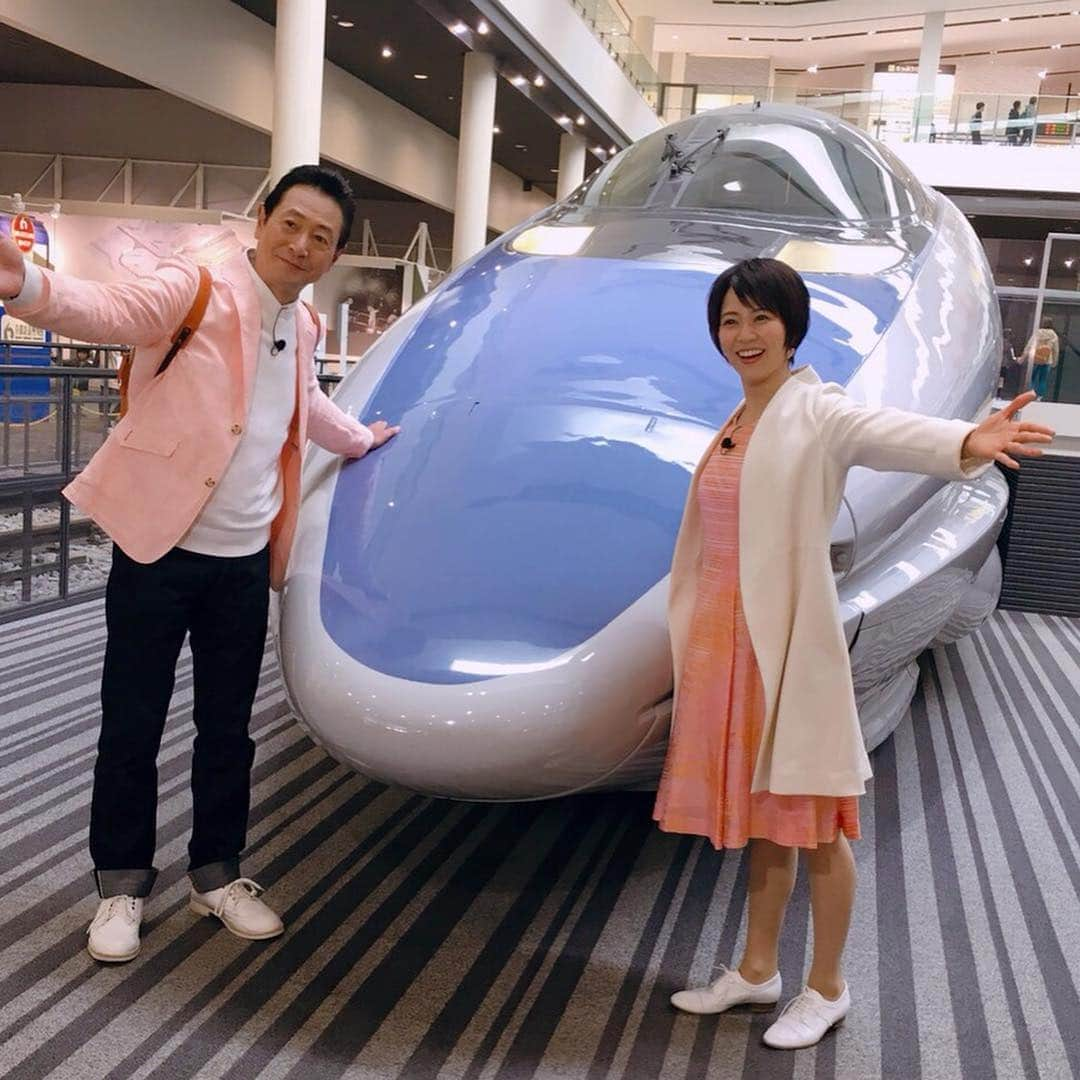 村井美樹さんのインスタグラム写真 - (村井美樹Instagram)「テレビ大阪「おとな旅あるき旅」http://www.tv-osaka.co.jp/ip4/tabi/ 三田村邦彦さんと一緒に、GＷに行きたい京都駅周辺の穴場&定番スポット巡り😆✨4月20日（土）18:30〜 ぜひご覧ください☺️TVerでも27日まで見逃し配信中です！https://tver.jp/lp/c0005131 . #おとな旅あるき旅 #村井美樹 #三田村邦彦 さん #京都 #梅小路京都西駅 #京都鉄道博物館 #0系 #500系 #c62 #朝からビール #slスチーム号 #東本願寺 #ずっと飲んでた #こけし #旅こけし #平賀輝幸工人」4月20日 9時27分 - miki_murai_