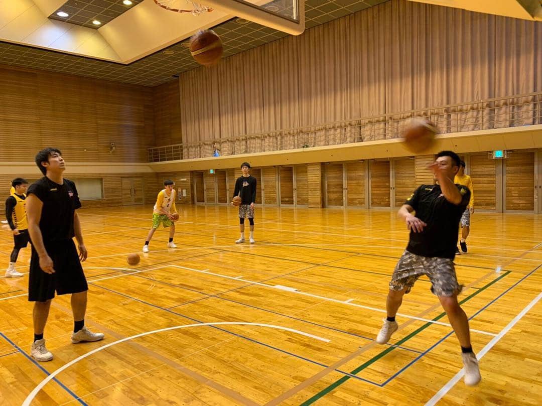 群馬クレインサンダーズさんのインスタグラム写真 - (群馬クレインサンダーズInstagram)「‪今日・明日は2018-19レギュラーシーズンラストゲーム‼️ #山形ワイヴァンズ との対戦⚡連勝してプレーオフへの弾みをつけたい🔥あと2試合‼️‼️気を抜かずにチーム一丸となって勝ち星を2つとりにいきましょう🌟🌟本日も熱い応援よろしくお願いします📣‬ ‪18:00TIPOFF‬ ‪#群馬クレインサンダーズ‬ ‪#群馬一丸‬ #Bリーグ #bleague #gogothunders #oneforall_allforone」4月20日 9時34分 - gunmacrane3ders
