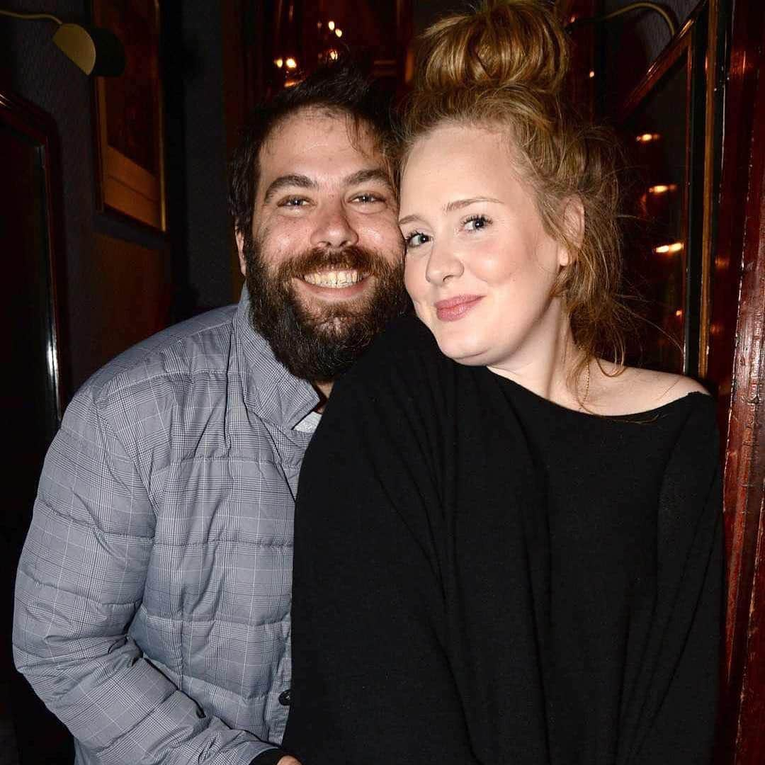 E! Onlineさんのインスタグラム写真 - (E! OnlineInstagram)「Hello, it's E! with some sad news: Adele and her husband Simon Konecki are calling it quits. Link in bio for everything we know. (📷: Richard Young/Rex/REX USA)」4月20日 9時48分 - enews