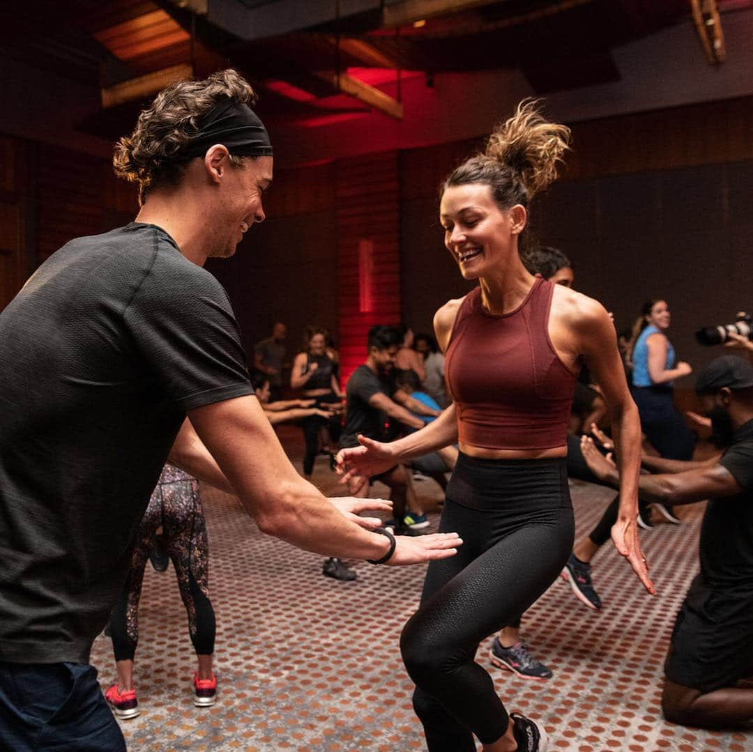 lululemonさんのインスタグラム写真 - (lululemonInstagram)「What happens when you put 100 Ambassadors in Whistler for 3 days? Straight-up love, honesty, real-talk and a whole lot of lessons.  We won’t try to summarize this year’s Ambassador Summit in one caption—instead we’ve got 10 lessons as told by this group on living #thesweatlife, more in our stories.」4月20日 9時53分 - lululemon