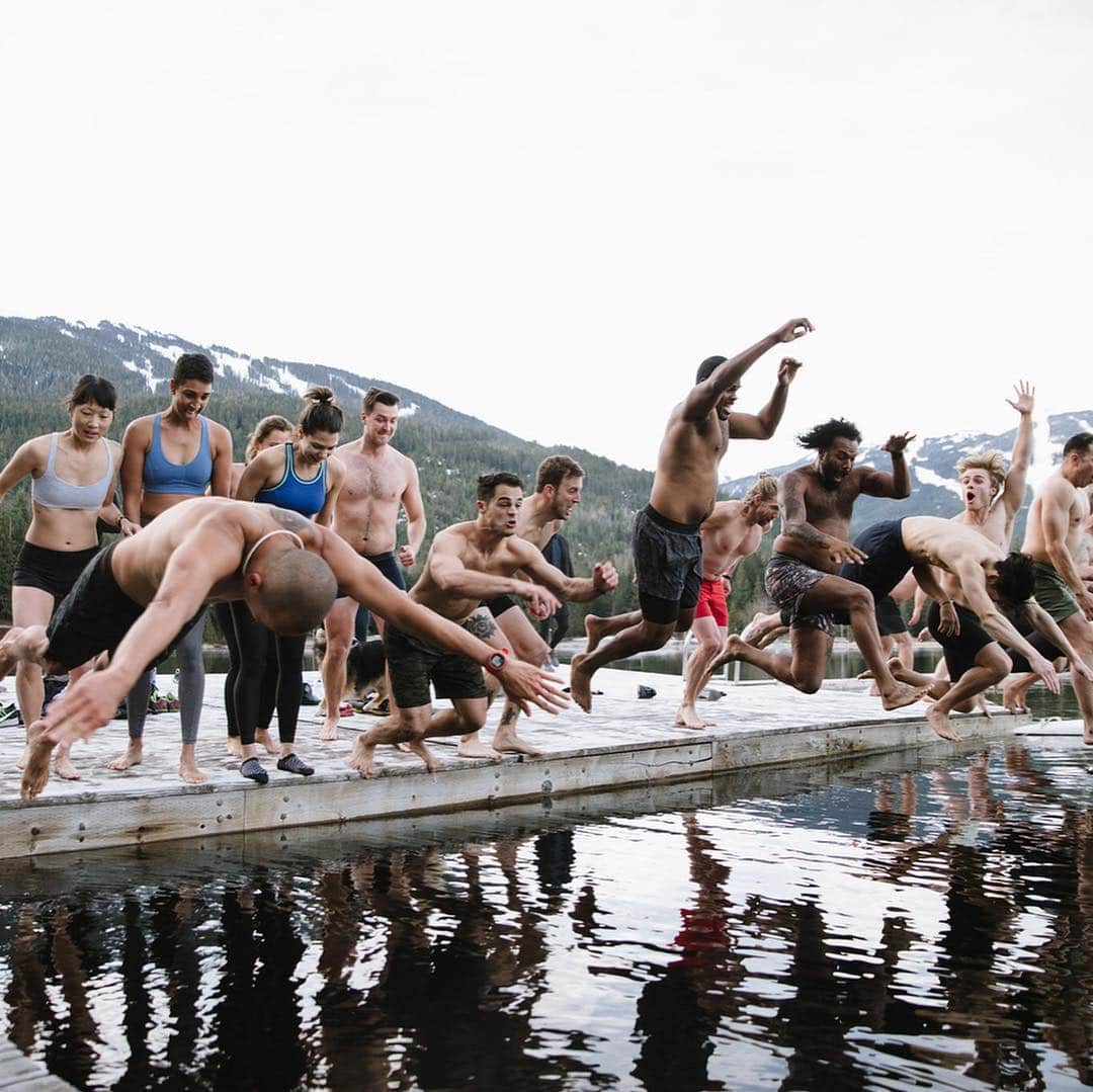のインスタグラム：「What happens when you put 100 Ambassadors in Whistler for 3 days? Straight-up love, honesty, real-talk and a whole lot of lessons.  We won’t try to summarize this year’s Ambassador Summit in one caption—instead we’ve got 10 lessons as told by this group on living #thesweatlife, more in our stories.」