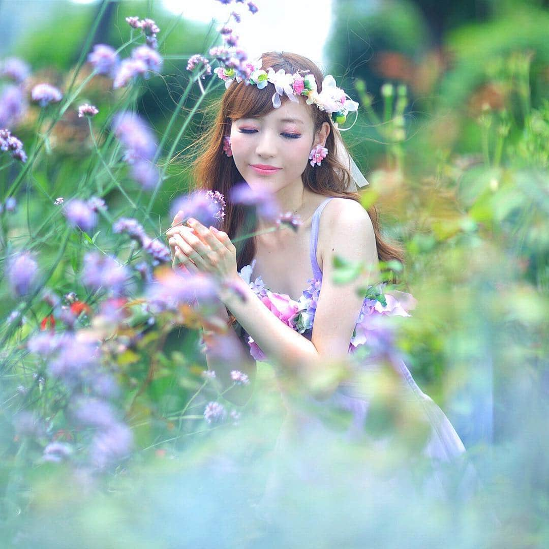 舘林佳史さんのインスタグラム写真 - (舘林佳史Instagram)「春はお花の季節ですね^ ^💐✨ . パープルフラワーのイングリッシュガーデンメッチャ綺麗でした❣️ . モデルはMiyukiちゃん✨ . 色白でとってもキュートガールです🥰 . ༚┈❁┈༚༝༝༚┈❁┈༚༝༝༚┈❁┈༚༝༝༚┈❁┈ ༚༝༝༚┈❁┈ . 誰でも物語の主人公になれる ． をキャッチコピーに‼︎ ． ドラマや映画の物語のワンシーンの様な📽 ． ✨DramaticStoryPhot✨ ． と言う名前で活動作品作りをしています☘️ ． 大好評のドラマティックフォトのご依頼はこのクオリティーで！ ． 30000円〜(ほぼ諸経費)✨ ． で受け賜わっています)^o^( ． 素敵な作品を一緒に作りたい！ ． コラボレーションしたい 美容師さん💕 ． メイクアップアーティストさん 💕 ． 服飾デザイナーさん💕 ． クリエイターさんも随時募集中です✨  お姫様になりたい👸 物語の主人公になってみませんか^ ^⁉︎ ． たった一枚の写真で人生が変わる☘️ ． ． 作品作り体験モデルに興味がある方 😊 . ◎ドラマティックフォト依頼 ◎撮影依頼 ◎体験モデル募集  ①お名前 ②地域 ③年齢 ④身長 ⑤LINE ID ⑥応募理由やお問い合わせ内容 ⑦最近の髪型スタイルの分かる写真をDMまたはメール下さい✨📩 ． ． 記念撮影  成人式  コンポジ スチール Book作り  モデル宣材撮影  プロフィール撮影  サロンモデル撮影  ブライダルフォト ドレスロケーションフォト  写真集 ． 等撮影のご依頼何でもお気軽にお問い合わせDM下さい✨📩 ． ༚┈❁┈༚༝༝༚┈❁┈༚༝༝༚┈❁┈༚༝༝༚┈❁┈ ༚༝༝༚┈❁┈ ． 【掲載モデル個撮紹介】 掲載モデルを撮ってみたいと言うお問い合わせが沢山来ましたので。 . 掲載モデルさんをご紹介出来るようになりました^ ^❣️ . ✅ポートレート撮影をやってみたいけどモデルモデルが見つからない。 ✅モデルと一対一でポートレート撮影したい。 ✅撮影会だと撮りたい構図の写真が撮れない。 ✅モデル2人でツイン撮影したい。 ✅友達のカメラマンと一緒にモデルを撮りたい。 ✅モデルとメイクさんを呼んで作品作りをしたい。 ✅スタジオで個撮したい。 ✅海や山で撮影したい。 ✅水着撮影したい。 ✅仕事帰りに撮影したい。 ✅夜景やネオンで撮りたい。 ✅フォトコンにチャレンジしたい。 ✅美容院スタイリストの作品作りコンテストモデル探しや撮影をしたい。カメラマンも探している。 ✅プロのフォトグラファーを 目指している。 ✅プロのカメラマンと同行してもらって勉強したい。 ✅自分の都合の良い日や時間に合わせて撮影がしたい。 . ༚┈❁┈༚༝༝༚┈❁┈༚༝༝༚┈❁┈༚༝༝༚┈❁┈ ༚༝༝༚┈❁┈ ． 【掲載モデルの個人撮影依頼】 . お問い合わせは以下の内容を記入しDM 📩 又はLINE下さい ID510661(舘林佳史) . お取り次ぎ致します❣️ . 件名 《個撮モデルお問い合わせ》 ⚫︎氏名: ⚫︎年齢: ⚫︎連絡先: ⚫︎メールアドレス: ⚫︎カメラ歴: 年 ⚫︎希望モデル名: ⚫︎希望日: ⚫︎希望時間: ⚫︎希望集合場所:  駅や施設名 ⚫︎希望撮影地: 湘南  鎌倉 横浜 ○○公園 等 ⚫︎移動手段: 徒歩  車 ⚫︎希望衣装: ドレス・ロングスカート・ミニスカート・ワンピース・普段着・カジュアル・ショーパン・お任せ・着物・その他 ⚫︎衣装(モデルさんに持って来て欲しい・自分で用意したい) . . ༚┈❁┈༚༝༝༚┈❁┈༚༝༝༚┈❁┈༚༝༝༚┈❁┈ ༚༝༝༚┈❁┈ ． ◆撮影料金 . 基本撮影時間:4時間(休憩時間移動込み) 15000円 ⚫︎延長:1時間ごとに3000円 . ༚┈❁┈༚༝༝༚┈❁┈༚༝༝༚┈❁┈༚༝༝༚┈❁┈ ༚༝༝༚┈❁┈ . ． #CawaiiWa #イングリッシュガーデン #お花畑 #風を感じる #モデル募集 #作品作り  #撮影依頼 #被写体モデル  #カメラが好き  #インスタ映え #ストロビスト #シューティング #撮影依頼募集中 #ポートレート撮影 #セクシーショット #ポートレートモデル募集  #ファインダー越しの私の世界 #ロケーションフォト #ドレス撮影 #ドラマティックストーリーフォト #excellent_portraits #ig_bless_women #東京カメラ」4月20日 10時07分 - tatephotox