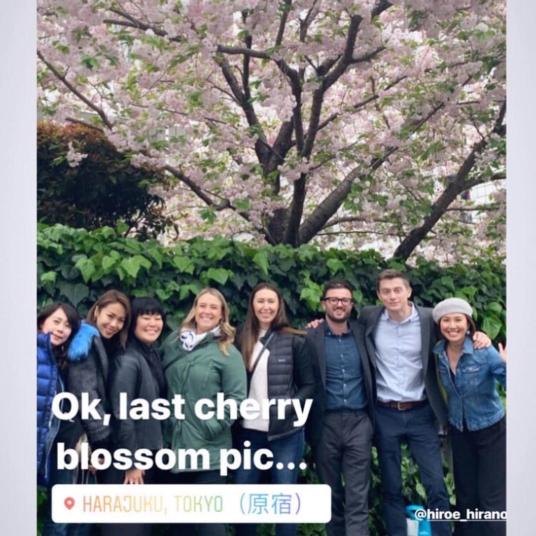 Hiroe Hiranoさんのインスタグラム写真 - (Hiroe HiranoInstagram)「カリフォルニア観光局チームと東京散策🗼 皆様をアテンドさせていただきました。 表参道、原宿と。桜も見れたし🌸 早朝の人の少ない #明治神宮 はすごく良かった✨🌳 . また何かとご縁のあるノエさんのご配慮。 いつも素敵なサシ飲みTIMEも（笑）ありがとうございます❤️ @onescantine 〜#WholeFoodsOrganic〜 みんな最高に喜んでくれて嬉しかった。 ここのルーフトップのロケーションも最高❗️ . 夜のBIGパーティ🍷では更にご縁が広がり。 銀座でゴルフしたり⛳️みんな素敵な人たち❤️ また彼らと6月にアメリカで集合🇺🇸 楽しみだなぁ⭐️😆 . 今年も新たなチャレンジとご縁のスパイラルに コツコツ進化していきますよー！ 本業も着々とプランが進行中⭐️ . . 月初はタイトスケジュールで。 岡山に戻り、都内でテレビ収録→成田からシアトル →LA経由でサンタバーバラ→LA→東京→葉山でしたので💦 . 来週から相方が来日するので、すごく心が緩む。 嬉しいなー😆❤️ . #ゴールデンウィーク は、#長野 に家族のような友達と 遊びに行くよ🌱⛰🌏 #トレッキング や #カヤック やら日本の自然を満喫する予定🇯🇵 .  #tokyo #lifestyle #travel #california #hiroecali #平野宏枝 #日本 #🇯🇵#日々学び #感謝 #カリフォルニア観光局 #goodpeoplegoodtimes  #ロサンゼルス #サンフランシスコ #パームスプリングス #LAX」4月20日 10時07分 - hiroe_hirano