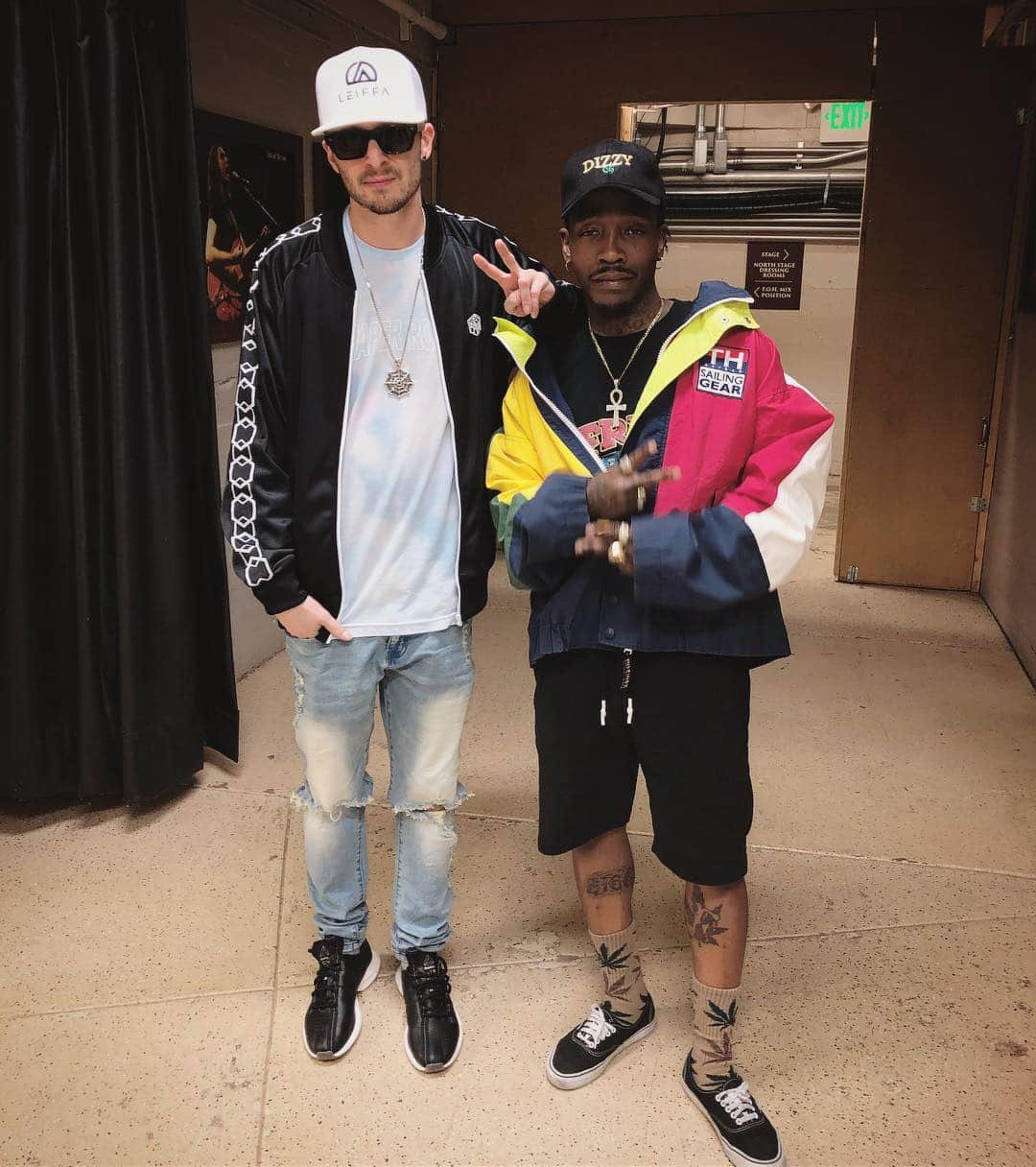 クリス・ウェビーさんのインスタグラム写真 - (クリス・ウェビーInstagram)「Shout to my fuckin dude @dizzyhippy for bringing me out at Red Rocks to perform our new joint #HighGrade during his set. Have always wanted to perform there, such a dope vibe. Now off to CO Springs for my SOLD OUT show tonight !! Happy 4/20 Eve 🔥💨🕸」4月20日 11時23分 - chriswebby