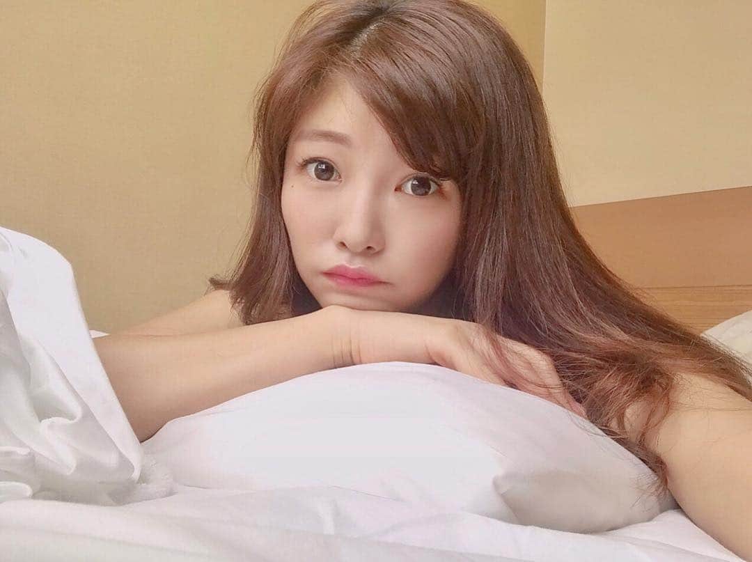 のインスタグラム：「＊ ＧｏｏｄＭｏｒｎｉｎｇ☀︎ よく寝た😴  #me#photooftheday #instadaily #iphoneonly #instagood #bestoftheday #picoftheday #follow #followme #tagsforlike#photo#japanese#japanesegirl#tokyo#selfie#fashion#liketolike#photospot#likesback#likeme#팔로마#좋다#일본#셀카  #셀스타그램#셀피#holiday#sleep#saturday#saturdaymorning」