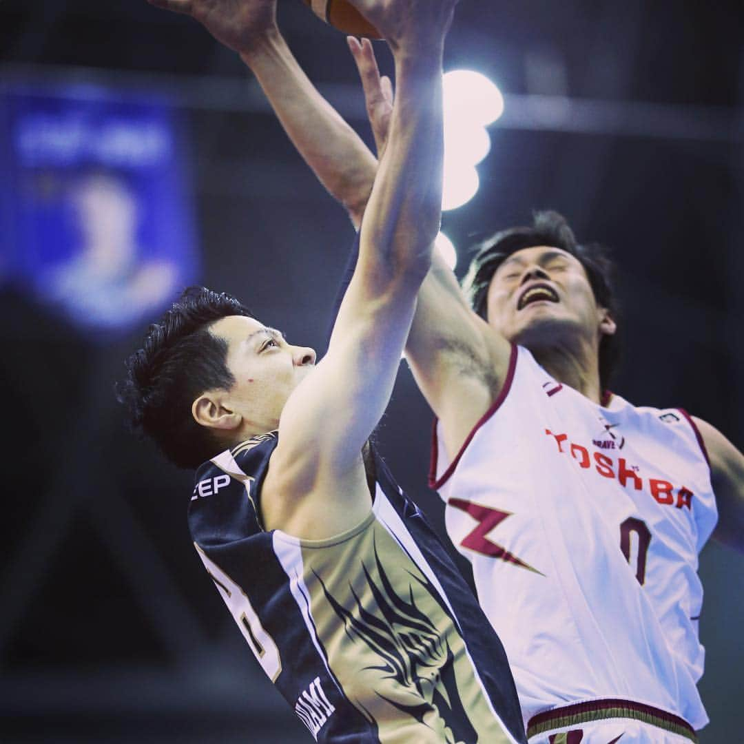 シーホース三河さんのインスタグラム写真 - (シーホース三河Instagram)「4/19(金) 川崎戦 #PHOTO 三河 74 - 75 川崎 #シーホース三河 #川崎ブレイブサンダース #Bリーグ」4月20日 11時46分 - go_seahorses