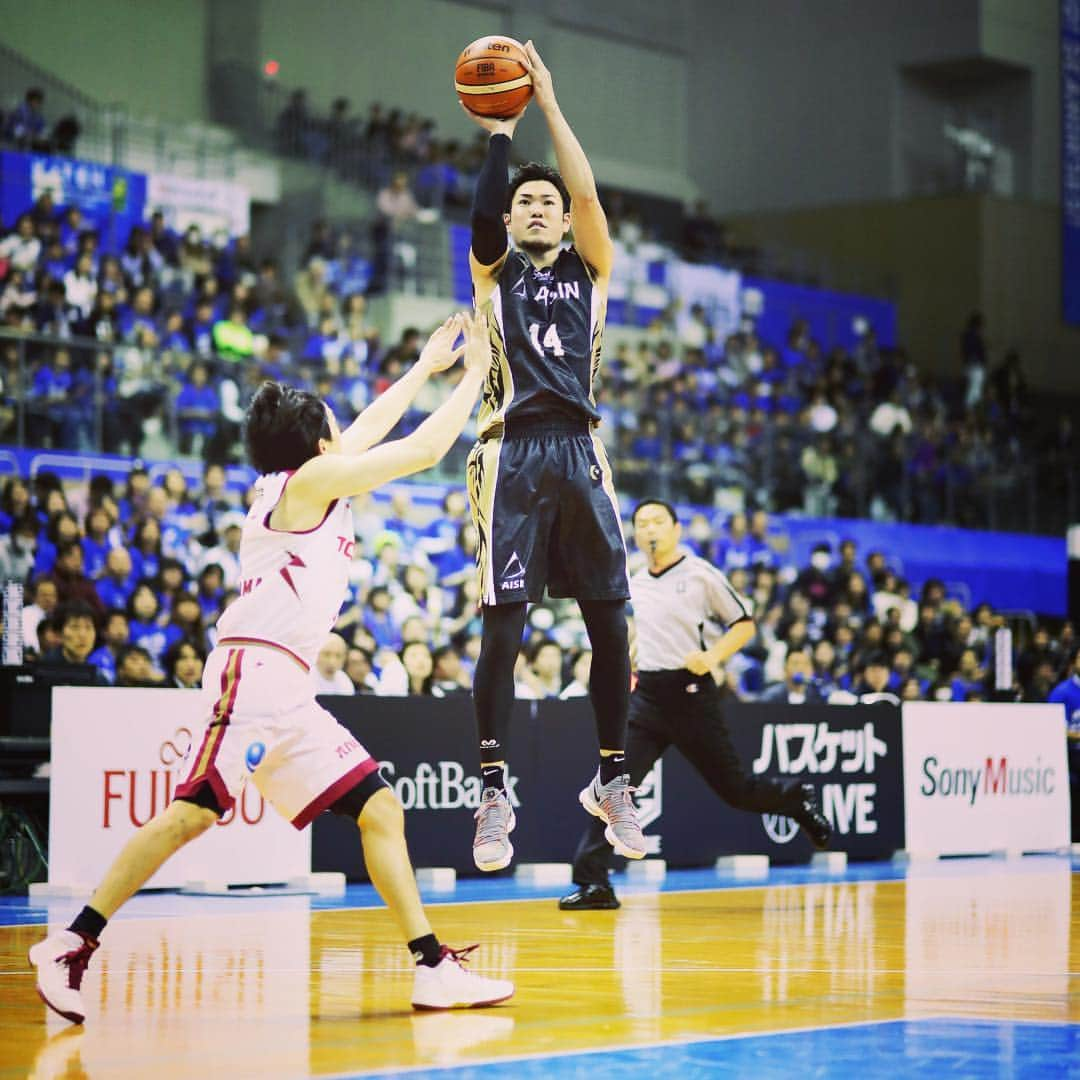 シーホース三河さんのインスタグラム写真 - (シーホース三河Instagram)「4/19(金) 川崎戦 #PHOTO 三河 74 - 75 川崎 #シーホース三河 #川崎ブレイブサンダース #Bリーグ」4月20日 11時46分 - go_seahorses