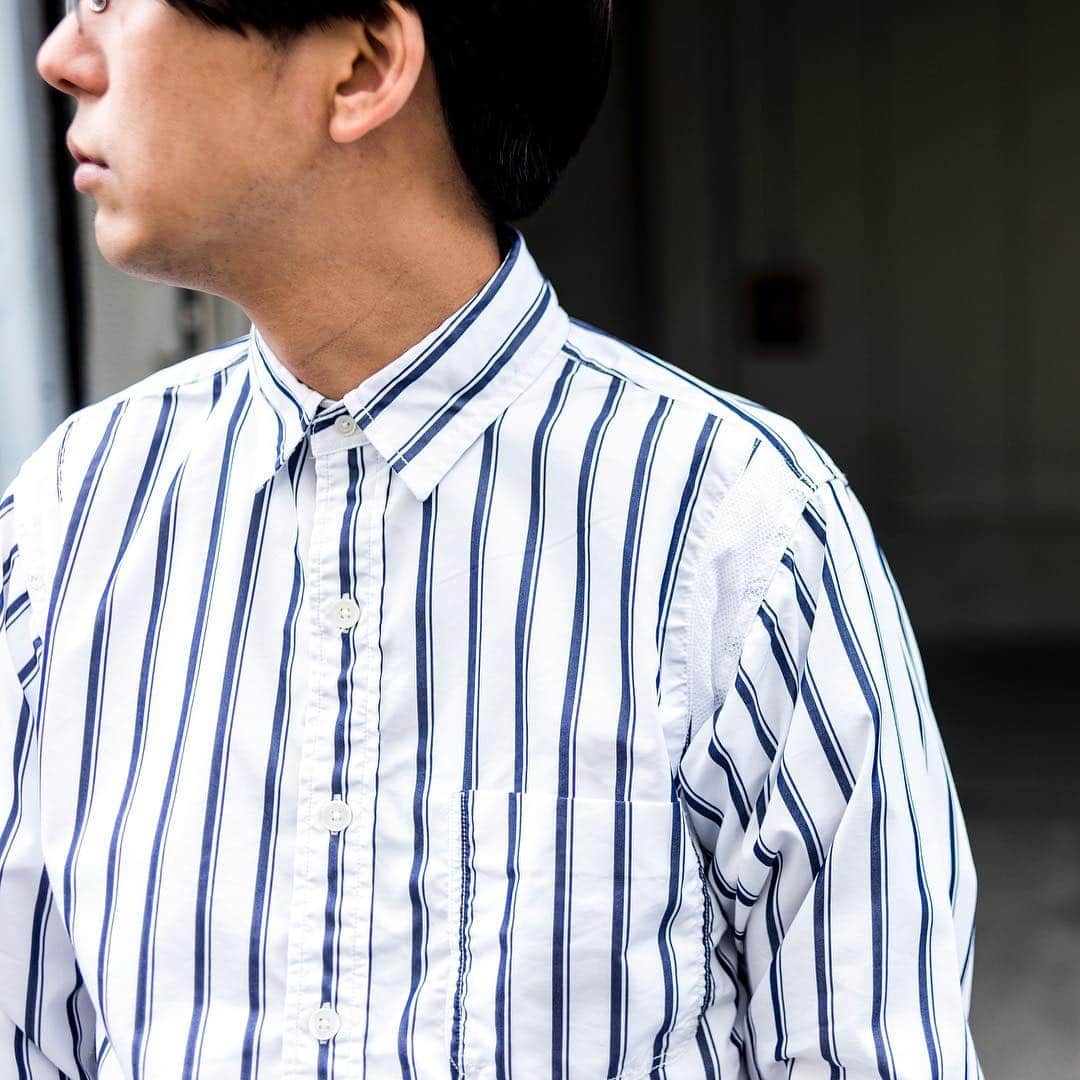 struct by blueover さんのインスタグラム写真 - (struct by blueover Instagram)「[チノパンとblueover ARTAX着まわし その2] 昨日に引き続き、チノパンとblueoverの19SS新色ARTAXを着まわしします。 シャツ1枚で外に出ることができる季節。 さらっと一枚で着てほしい、nanamicaのストライプシャツが主役です。 シャツはよこ糸がCOOLMAXで涼しい着心地。 アームホールの切替は通気性の良いコットン素材のカラミ織り。 暑くなっていくこの季節、見た目も着用感も爽やかです。 ・シャツ：nanamica ・メガネ：1sin innovator V -- struct 〒550-0003 大阪市西区京町堀2-3-4 サンヤマトビル1F 定休日：火水木 営業時間：12:00〜19:00 struct.biz お買い物は @struct_blueover のプロフィール リンクからどうぞ 19SSアイテムのWEBストア入荷情報は"WEB STORE"ハイライトをご覧ください -- #struct #ストラクト #京町堀 #靱公園 #osaka #大阪 #セレクトショップ #japanmade #madeinjapan #nanamica #シャツ #1sin #メガネ #サングラス #blueover #blueover_artax #チノパン  #着まわしコーデ #outfit」4月20日 12時06分 - blueover_struct