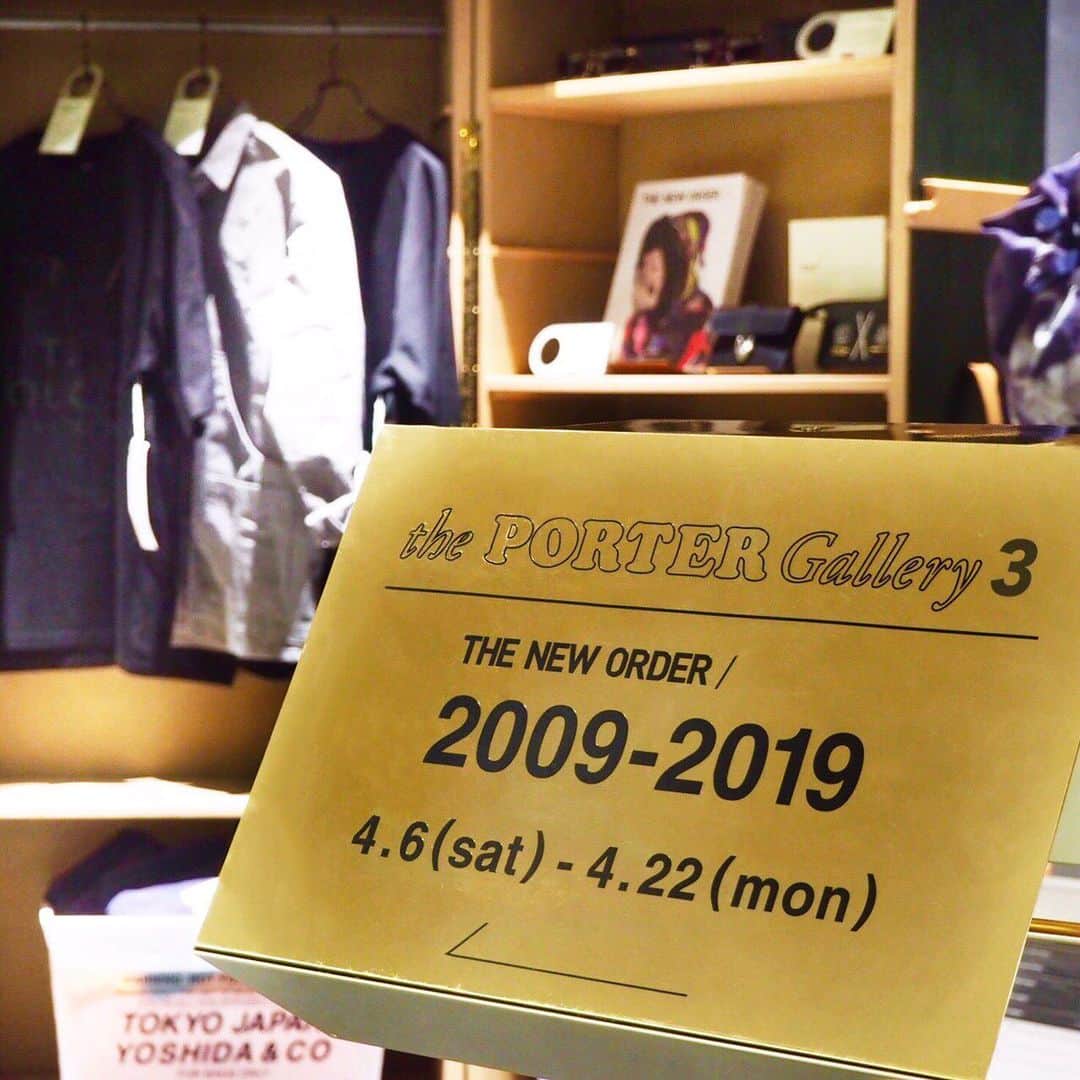吉田カバン 表参道さんのインスタグラム写真 - (吉田カバン 表参道Instagram)「『PORTER OSAKA』  こんにちは。 PORTER OSAKA the PORTER Gallery 3にて開催中の「THE NEW ORDER MAGAZINE」のイベントが、いよいよ22日（月）までとなりました。  開催期間：～2019年4月22日（月） 「THE NEW ORDER MAGAZINE×PORTER」のバッグを中心に、THE NEW ORDER MAGAZINEが10周年を記念してコラボレーションした「TAKAHIROMIYASHITATheSoloist.」「Levi's®」「TOGA」「Sasquatchfabrix.」などのアイテムを展開しています。お近くにお越しの際は是非お立ち寄りください。 皆さまのお越しをスタッフ一同心よりお待ちしております。  Hello. The event with THE NEW ORDER MAGAZINE at PORTER OSAKA the PORTER Gallery 3 is ending on 22nd(Mon). Date:Apr 6th(Sat) - Apr 22nd(Mon), 2019  THE NEW ORDER MAGAZINE is celebrating its 10th anniversary.  In addition to THE NEW ORDER MAGAZINE x PORTER  bags, there are more collaboration items; TAKAHIROMIYASHITATheSoloist., Levi's®, TOGA or Sasquatchfabrix.  Please come to visit us.  #yoshidakaban #porter #luggagelabel #吉田カバン #ポーター #porteryoshida #porterflagshipstore #theportergallery #theportergallery3 #madeinjapan #japan #osaka #instabag #instagood #instalike #instabag #thenewordermagazine #jamesoliver #TAKAHIROMIYASHITATheSoloist. #Levis #toga #sasquatchfabrix」4月20日 12時00分 - porter_flagship_store