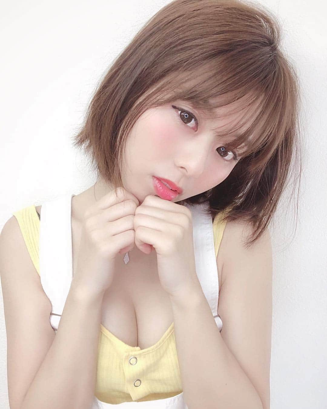 美女美容事情さんのインスタグラム写真 - (美女美容事情Instagram)「《溢れる魅力💄》⠀ *⠀ リポストを使って、素敵な写真📷✨を投稿されてる方を紹介させて頂く⠀⠀⠀⠀ 【💄美女美容事情💅】のコーナーです✨⠀ *⠀⠀⠀⠀⠀⠀⠀ いいねやコメント、フォローして応援してね❤︎🥰🎶⁣⠀ *⠀⠀⠀⠀⠀⠀⠀ 今回ご紹介させて頂きますのは❤︎⠀ 長谷 美穂さん< @hase.miho >の素敵なお写真📸⠀ *⠀ イチナナライバーとしても活躍している長谷 美穂さん😘フォロワー数28万人超🙏❤️ミスいちご2020に選ばれたんだとか🍓要チェックです🌸⠀ *⠀⠀ 長谷 美穂さんのアカウントには他にも素晴らしい投稿が沢山ありますので是非覗いてみて💁‍♀️💙⠀ *⠀⠀ 長谷 美穂さん< @hase.miho >⠀ 素敵な投稿ありがとうございました☺️📸✨⠀⠀⠀⠀⠀⠀⠀⠀ △▼△▼△▼△▼△▼△▼△▼△▼△▼⠀⠀⠀⠀⠀⠀⠀⠀⠀⠀⠀⠀⠀⠀⠀⠀⠀⠀⠀⠀⠀⠀⠀⠀⠀⠀⠀⠀⠀⠀⠀⠀⠀ ❤🧡💛「美女美容事情」💚💙💜⠀⠀⠀⠀⠀⠀⠀⠀⠀⠀⠀⠀⠀⠀⠀ 👇掲載ご希望の方は👇⠀⠀⠀⠀⠀⠀⠀⠀⠀⠀⠀⠀⠀⠀⠀⠀ @b_b_j.jタグ付けと🖤 # ビジョビ⠀🖤⠀⠀⠀⠀⠀⠀⠀⠀⠀⠀⠀⠀⠀⠀⠀ をタグ付けお願いします✨⠀⠀⠀⠀⠀⠀⠀⠀⠀⠀⠀⠀⠀⠀⠀⠀ ――――――――――――――――⠀⠀⠀⠀⠀⠀⠀⠀⠀⠀⠀⠀⠀⠀⠀⠀⠀⠀⠀⠀⠀⠀⠀ ～姉妹アカウントのご紹介～⠀⠀⠀⠀⠀⠀⠀⠀⠀⠀⠀⠀⠀⠀⠀⠀⠀⠀⠀⠀⠀⠀⠀⠀⠀⠀⠀ ◇美容情報を紹介している«美女美容事情～Beauty～»⠀⠀⠀⠀⠀⠀⠀⠀⠀⠀⠀⠀⠀⠀⠀⠀⠀⠀⠀⠀⠀⠀⠀⠀⠀⠀ ( @b_b_j.j_b )⠀⠀⠀⠀⠀⠀⠀⠀⠀⠀⠀⠀⠀⠀⠀⠀⠀⠀⠀⠀⠀⠀⠀⠀⠀⠀⠀ ◇美しい旅スポット紹介をしている«美 spot»⠀⠀⠀⠀⠀⠀⠀⠀⠀⠀⠀⠀⠀⠀⠀⠀⠀⠀⠀⠀⠀⠀⠀⠀⠀ ( @b__spo )⠀⠀ ⠀ ◇ビジョビがお届けするセレクトショップ«bi select»⠀ ( @bi_select )⠀ ⠀⠀⠀⠀⠀⠀⠀⠀⠀⠀⠀⠀⠀⠀⠀⠀⠀⠀⠀⠀⠀ よかったらこちらも覗いてみてね✨⠀ ――――――――――――――――⠀⠀⠀ @b_b_j.j⠀⠀ #ヘアスタイル  #ファッション #オシャレ #beauty⠀⠀⠀ #美肌 #春カラー ⠀⠀⠀⠀⠀ #綺麗めコーデ  #オトナ女子 ⠀⠀ #ヘアースタイル #きれいめコーデ ⠀⠀ #アイメイク #色白 ⠀⠀⠀⠀ #オトナ女子 #オシャレ好き ⠀⠀⠀ #オシャレさんと繋がりたい  #美白ケア⠀⠀⠀ #カラコン #アッシュカラー ⠀⠀⠀ #美意識向上 #美活 ⠀⠀⠀ #ファッション大好き #女子力アップ ⠀⠀⠀⠀⠀⠀ #ファッションスナップ #お洒落な人と繋がりたい ⠀ #カジュアルファッション #女子力向上⠀⠀⠀⠀ #セルフィー  #自撮り女子 ⠀⠀⠀ #naturalbeauty #makeup」4月20日 12時00分 - b_b_j.j