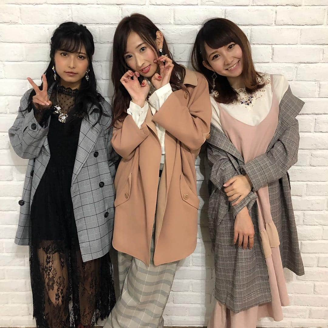 秋田知里さんのインスタグラム写真 - (秋田知里Instagram)「ついに今日が来た！仮面ライダーGIRLSデビュー8周年おめでとうございます！！！ひーちゃんのように初期からGIRLSファミリーになってくれたみんな、私やジェナのように追加戦士としてGIRLSファミリーに加わってくれたみんな、いつも本当にありがとう！これからもよろしくです！今日は楽しもう〜💚❤️💙！」4月20日 12時02分 - akitachisato_official