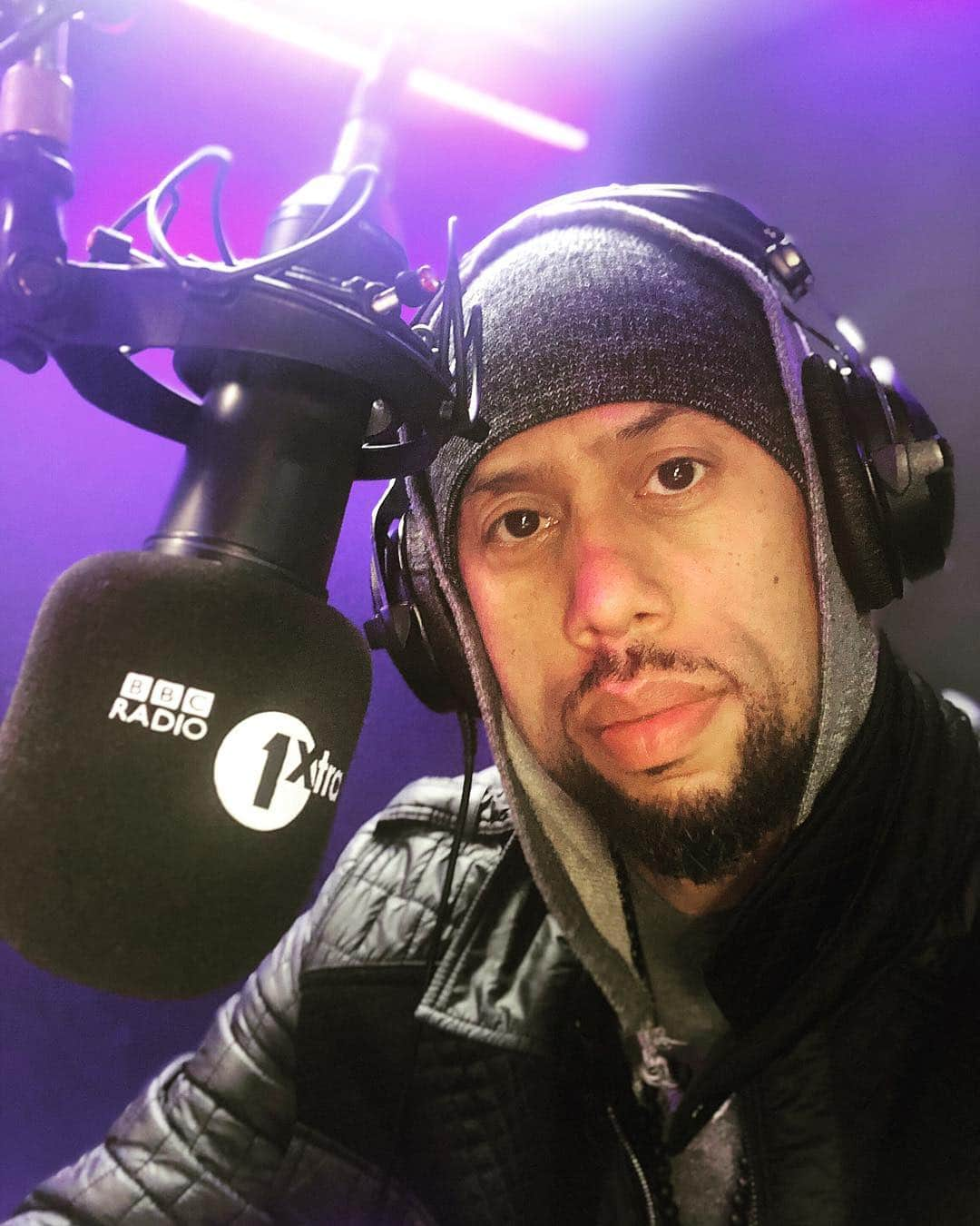 アフィオン・クロケットさんのインスタグラム写真 - (アフィオン・クロケットInstagram)「Thanks for having me @bbc1xtra @djace ✊🏽 . . #affioncrockett #UKtour #comedy #standupcomedy #life #love #laugh」4月20日 12時50分 - affioncrockett