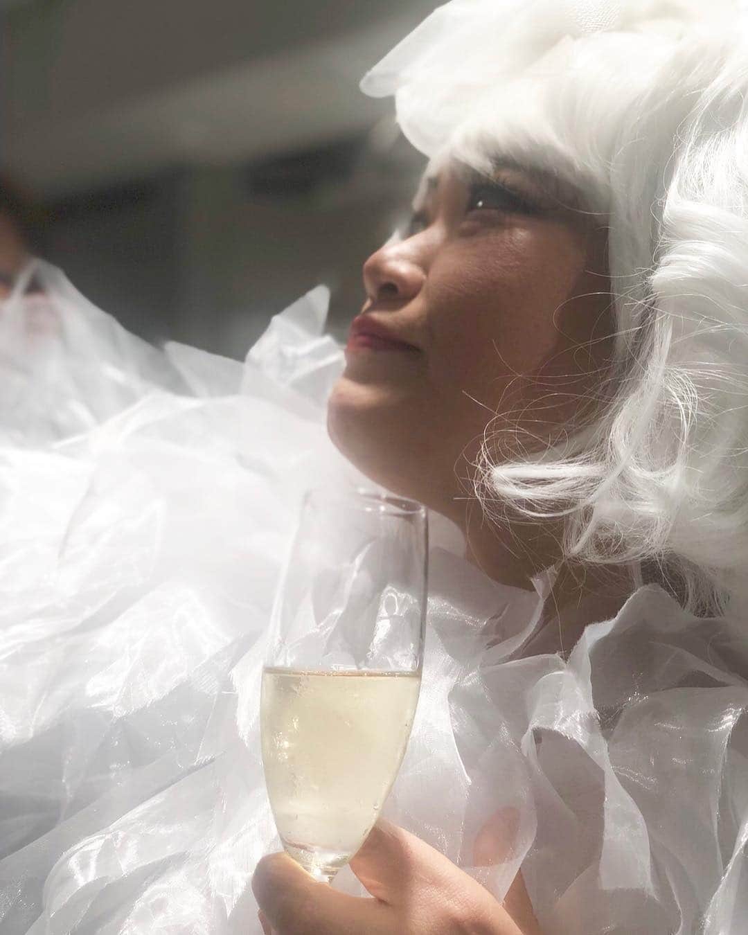 ジュン中山のインスタグラム：「Y’s store one year anniversary event #ys_womensempowerment @ys_theofficial photo by @sakuranko425 ←Britney Spears choreographer ✨🇺🇸movie by @danisomura ←contemporary artist ✨🗽wig &costume styling by @steven_perfidia #instagood #instafashion #instaart #instaphoto #party Y’s → #YSL → #mariestellamaris  #careforwater #metgala2019theme #camp #metgalacamp #metgalatheme  #metgala #inspiration #cottoncampy」