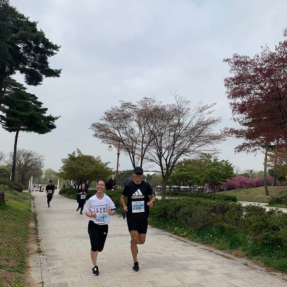 ジヌションさんのインスタグラム写真 - (ジヌションInstagram)「🏃‍♂️ 나를 전적으로 믿으셔야 합니다 #믿음 #빛나눔동반주」4月20日 12時48分 - jinusean3000