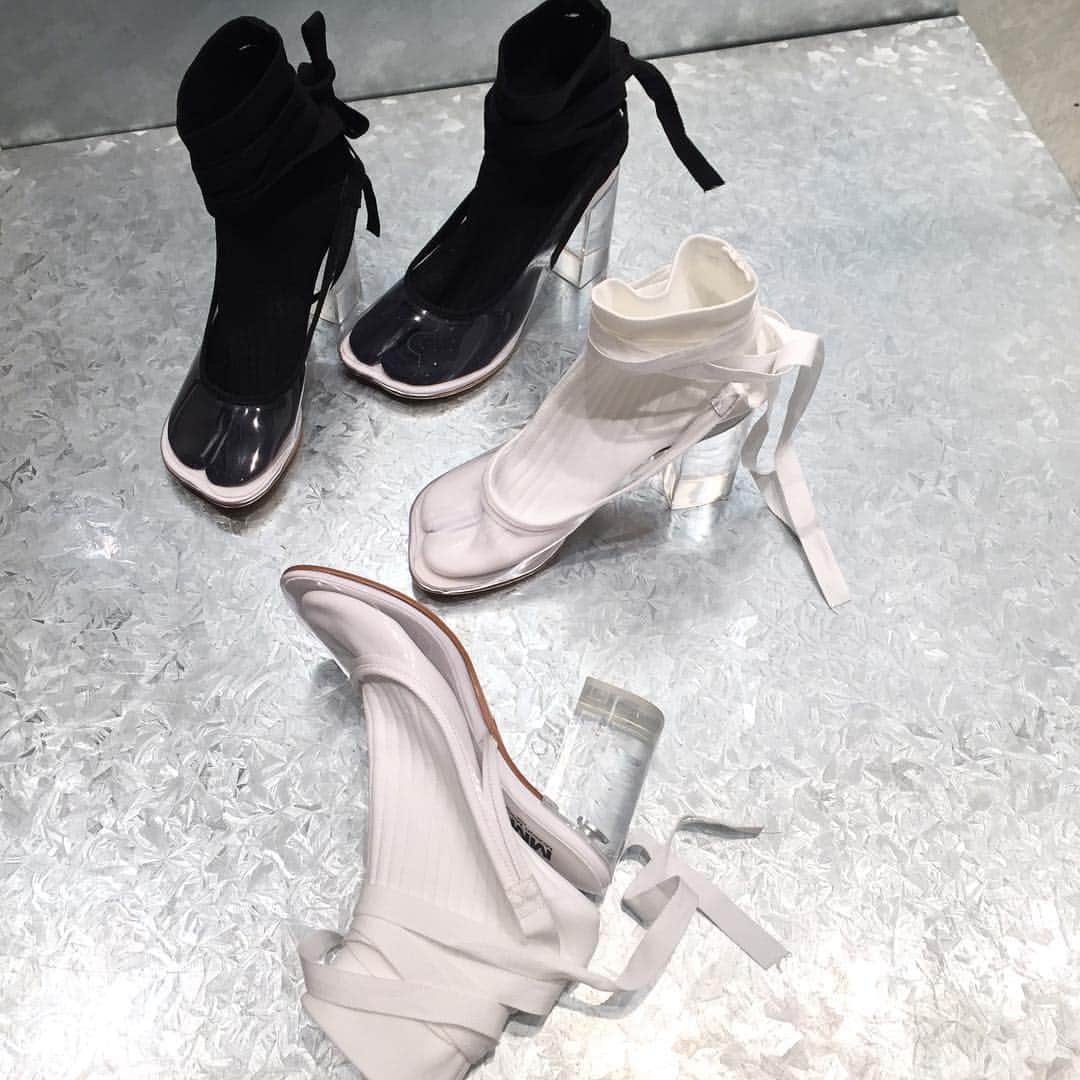 H BEAUTY&YOUTHさんのインスタグラム写真 - (H BEAUTY&YOUTHInstagram)「＜MM6 Maison Margiela＞ pvc heel sandal for women ¥120,000-(+tax)  #H_beautyandyouth @h_beautyandyouth  #BEAUTYANDYOUTH #Unitedarrows #mm6maisonmargiela」4月20日 12時57分 - h_beautyandyouth