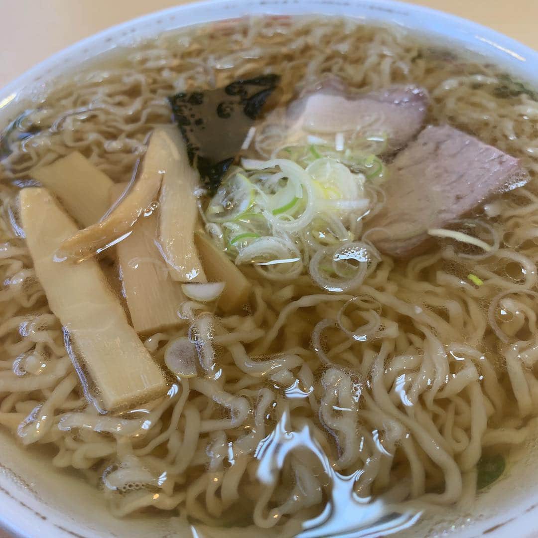 安野勇太のインスタグラム：「宮古にて多良福を食べ陸前高田へ。変わってゆく街並。力強い。そして大船渡着いて海山酒場。何を食べても美味しいんだが個人的には麻婆豆腐！最高。で隣のNoi Mareにてランチ(土日のみ)ガパオライス大。これまた最高。さくさくぱんだはいつでも美味い。とゆうわけで今日はFreaksにてライブ。」