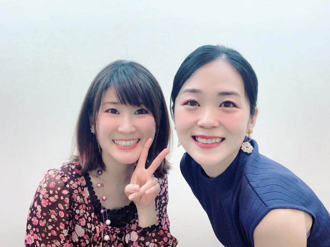 上野まなさんのインスタグラム写真 - (上野まなInstagram)「2019.4.19 まなももプレゼンツ 春の贈り物🌸 Thank  You😇  ゆっきーさんとのツインウクレレ、ハワイアンなサウンド感が増して楽しいな🌴✨ 夢があるって幸せなことだね♫  #ukulek #上野まな #渡邊幸啓 #林ももこ #吉野ユウヤ #潮崎ひろの #伊藤さくら #山本佳祐 #spring 🌸」4月20日 13時21分 - managram18