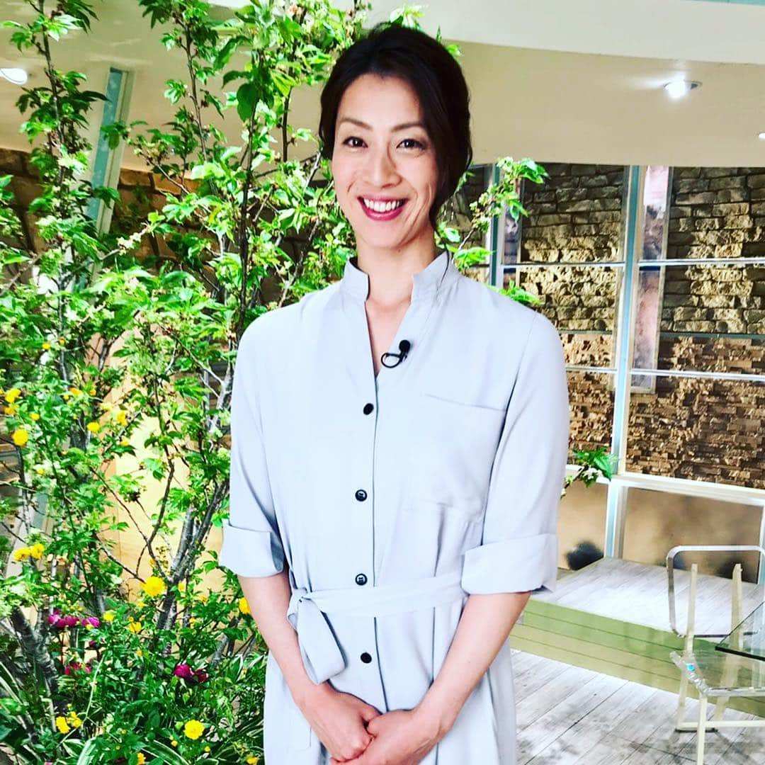 寺川綾さんのインスタグラム写真 - (寺川綾Instagram)「昨日の報道ステーションの衣装。 beigeさんのワンピース👗 サラッと一枚で💃 #報道ステーション #スポーツ #衣装 #beige #ワンピース #ありがとうございました🙏」4月20日 13時34分 - terakawaaya_official