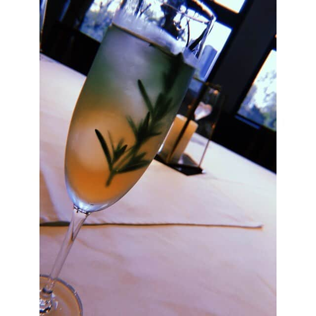 IVANさんのインスタグラム写真 - (IVANInstagram)「🧚🏻‍♀️🌿🦋💫🍽🥂💕✨ @biople  先日、ナチュラル&オーガニックフードを取り揃えるBiople by CosmeKitchenと、本田圭佑選手の専属シェフ船岡勇太氏がコラボし一夜限りのストーリーレストラン 「Return to the earth」にご招待頂き、行ってきました♡ Biople by CosmeKitchenがセレクトした食品と、シェフ自ら生産者のもとで買い付けた旬な食材をかけ合わせたエネルギー溢れるスペシャルメニューで、とにかく美味しくて美しくて、、、🥺💓 1品1品を本を読むかの様にゆっくり、楽しく、美味しくいただきました🙏🏻✨ ごちそうさまでした🥰 #bioplebycosmekitchen#dinner#beautiful#thx#healthy#organic #一夜限りのストーリーレストラン#感謝♡」4月20日 14時01分 - fresanaca