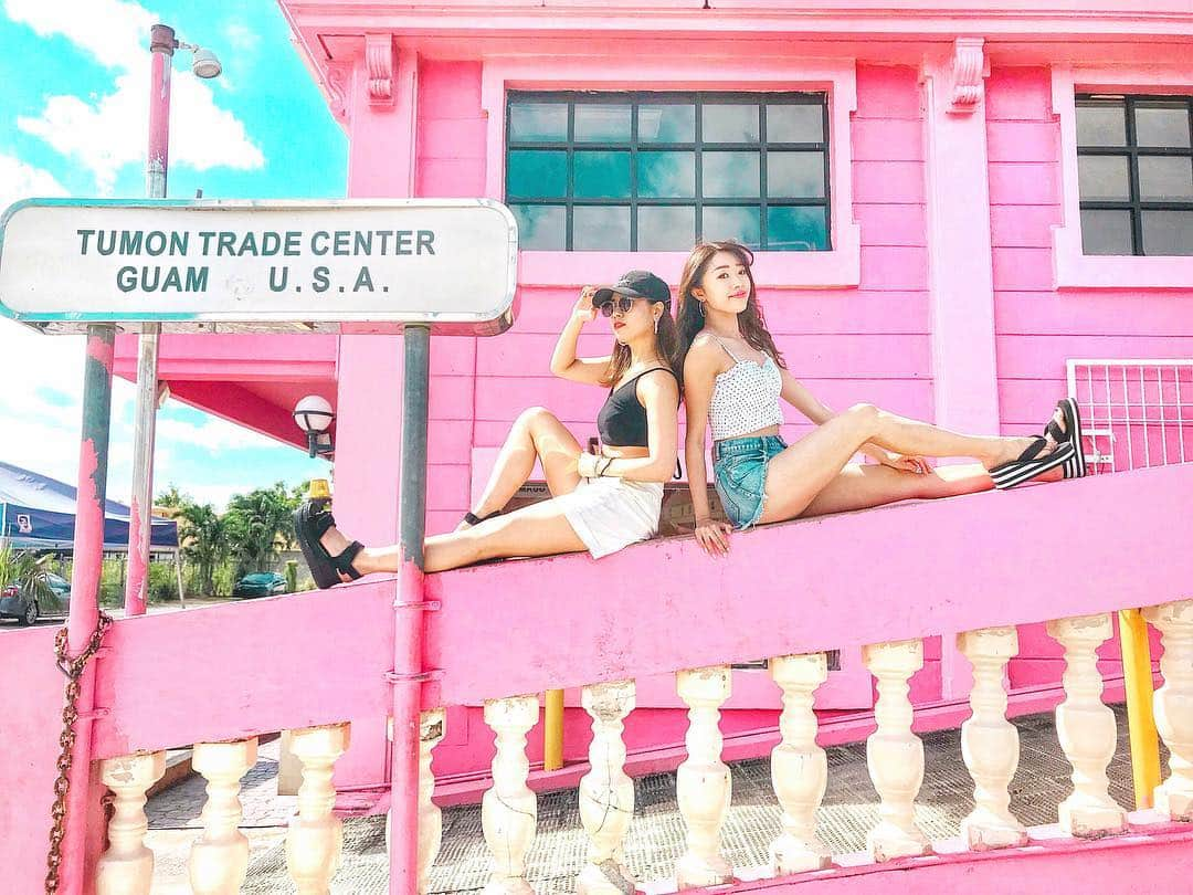 駄原杏里沙さんのインスタグラム写真 - (駄原杏里沙Instagram)「＊ pink💗pink💗pink💗 ・ ・ 毎回旅行行くときビキニ、お洋服 仕入れてるんだけどビキニなんて 全て1回ぐらいしか着ないから もぅそろ整理しなきゃ😂💕 ・ ・ そろそろ暖かくなってきたし  @angel_selectshop  そろそろ少しずつupします🌺 #tumon#tumontradecenter  #guam#guamtrip#instaguam  #camera#tabijyo#instagood #l4l#like4likes#followme #グアム#グアム旅行#タモン#女子旅 #タモントレードセンター#インスタ映え #カメラ女子#女子旅#グアム島  #いいね#いいね返し#フォロミー」4月20日 14時17分 - arisadahara_bl8m