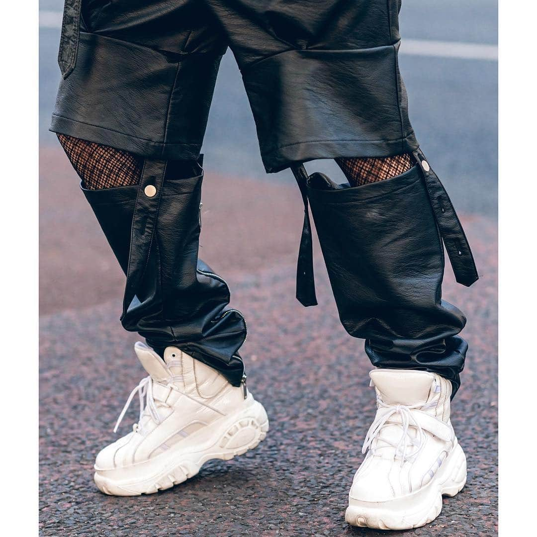 Harajuku Japanさんのインスタグラム写真 - (Harajuku JapanInstagram)「Dancer @Harris_iPride on the street in Harajuku wearing a vintage remake studded leather jacket, a sequin top from Gallerie Tokyo, MYOB cutout pants, a snakeskin print bag, and platform sneakers. 🏳️‍🌈🏳️‍🌈」4月20日 14時33分 - tokyofashion