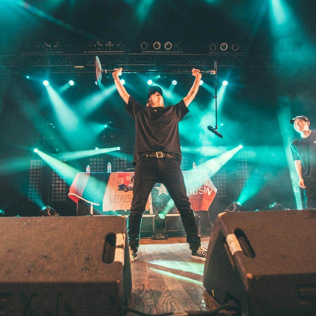 TABLO さんのインスタグラム写真 - (TABLO Instagram)「I went full Travis Scott in Houston (he was born in Houston, after all) #epikhigh2019tour #sickomode」4月21日 1時29分 - blobyblo