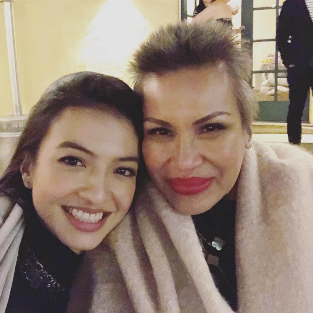 ラライン・シャーのインスタグラム：「Happiest Bday to @magdahut a sister and mentor for life and ❤️.」