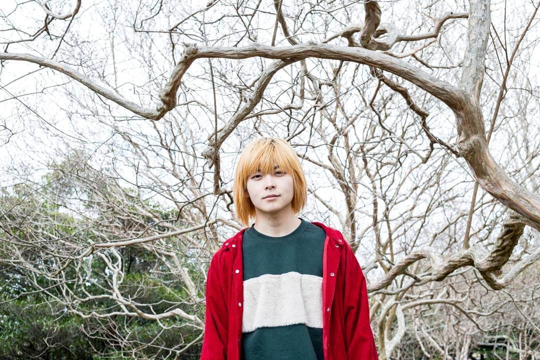 小林私さんのインスタグラム写真 - (小林私Instagram)「タイムリープして金髪になりました。 嘘です。先日撮影をして頂いたやつです、小宮京(@komiya_miyako )さんに。昭和記念公園で。  すみません、小林やっぱ頭(no-miso)が良いんでこういう、キミタチはなんて言うんですか？倒置法(とうちほう)、ですか。出ちゃうんですよやっぱね。ここ(no-miso)が違うんで。ここ(no-miso)がね。はい。  #portrait #model #photograph #photomodel #tokyo #japan #立川 #国営昭和記念公園」4月21日 0時07分 - iambeautifulface