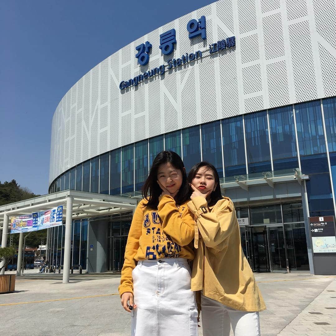 キム・ナヒョンのインスタグラム：「➰〰️➰ . . 강릉 여행 Day 1  with @min_sun_kim__」