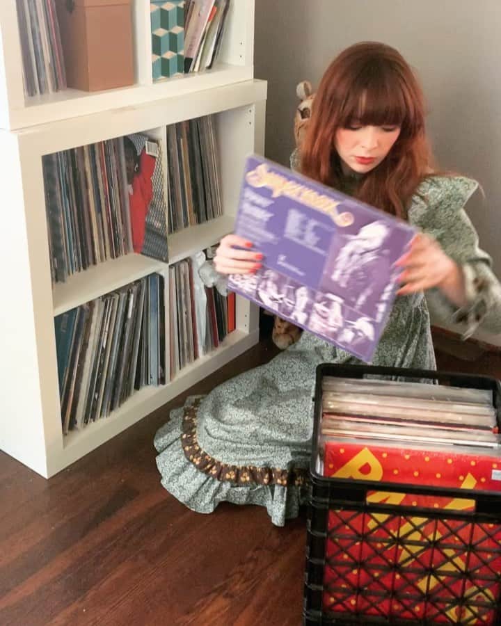ジェーン・アルドリッジのインスタグラム：「I uploaded a new summer mix to my @soundcloud for you today! Brazilian funk, Indian disco, French pop, Japanese dub, and South African boogie...this mix has it all 👋🍓 go check it out, link on my blog and in my stories. And if you’re in Dallas come out to @singlewide_dallas for Lights Out with special guest DJ @thektmills joining me and @mayorofsouthoakcliff!」