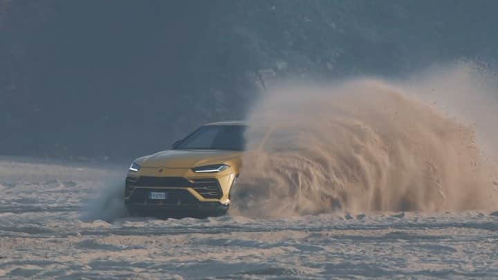 ランボルギーニのインスタグラム：「Versatility: a combination of agility and performance.  Lamborghini Urus can easily face any kind of path, shifting from ANIMA Selector TERRA mode to ANIMA Selector SABBIA mode.  #Lamborghini #Urus #SinceWeMadeItPossible #EmotionsInMotion」