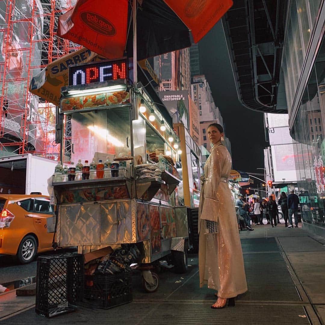 Monica Sordoのインスタグラム：「Liquid Sequins (by @bandenoir ) kind of evening 🕺🏼✨ thanks for the amazing times last night @nausheenshah @editionnewyork 📸 @maximsap」