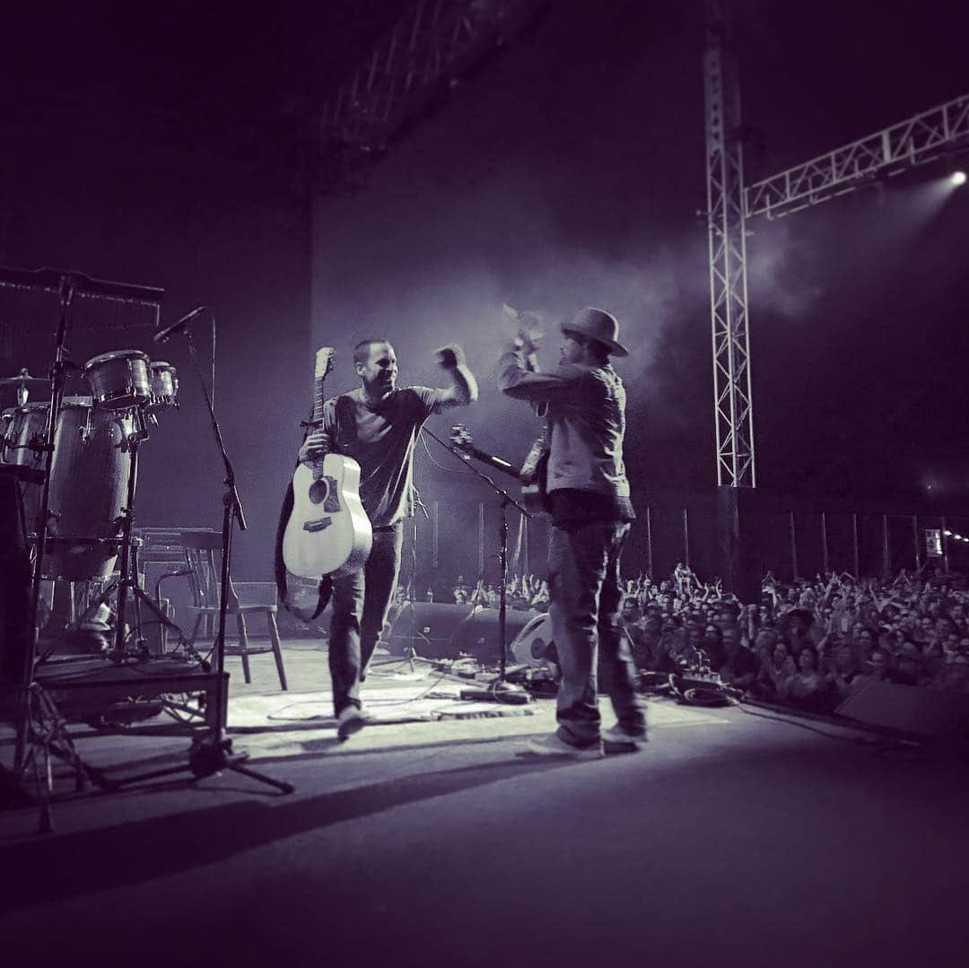 ジャック・ジョンソンさんのインスタグラム写真 - (ジャック・ジョンソンInstagram)「Great start to @bluesfestbyronbay and to the @BYOBottle campaign worldwide launch. Thanks to @benharper, @lukasnelsonofficial, @melbourne_ska_orchestra, #divamahal, @kebmomusic and all the other artists who are supporting this music industry initiative to promote reusable bottles and water refill stations. Big props to @greenmusicau, @tangaroablue, and @werefill for all their hard work leading the way. And to all the fans who #BYOBottle. Together we can turn the tide on plastic pollution.📸K.Johnson」4月21日 1時01分 - jackjohnson