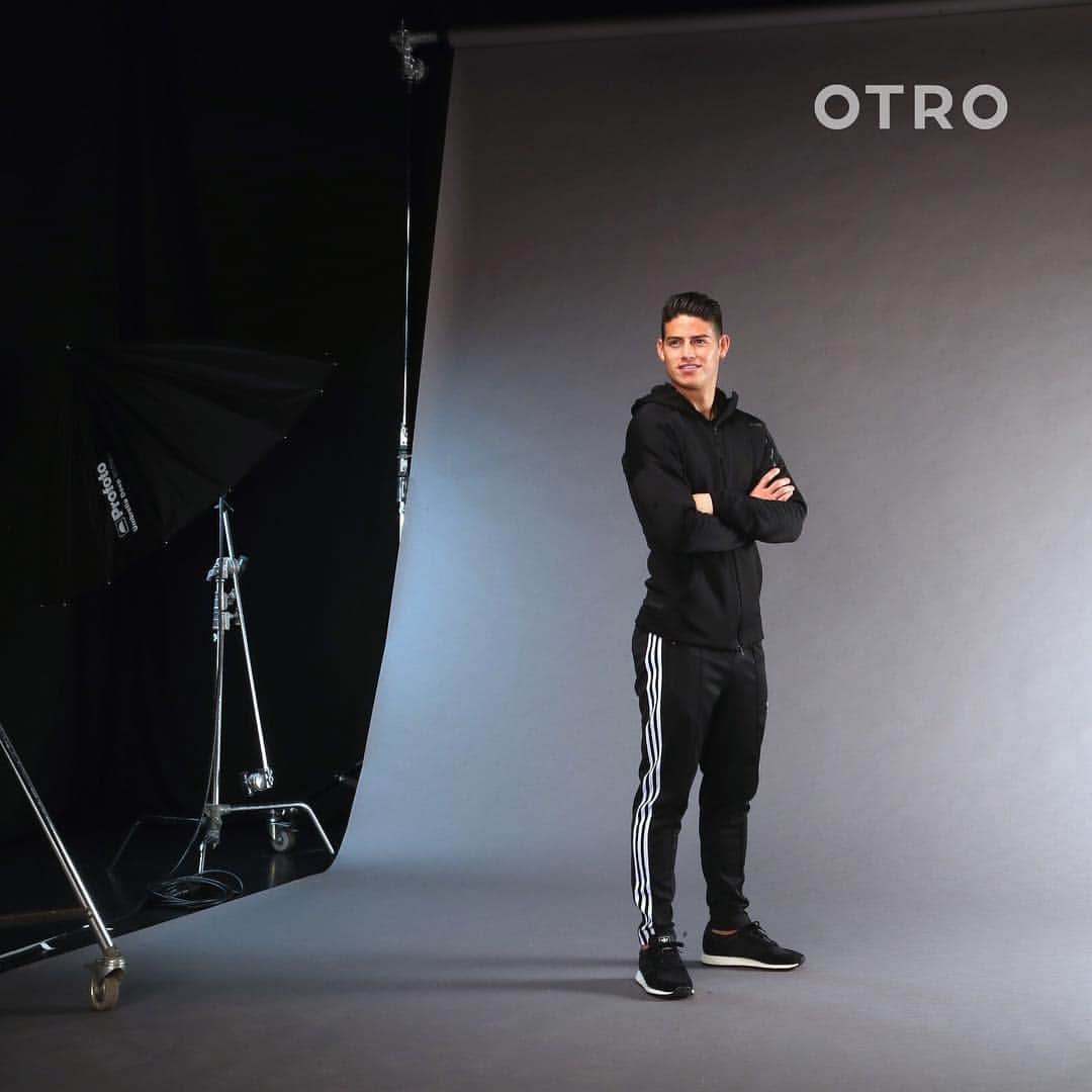 ハメス・ロドリゲスのインスタグラム：「La aplicación OTRO está aquí! ¡Descárgala ahora y únete a nuestro otro club para contenido exclusivo, competiciones y la oportunidad de participar conmigo como nunca antes! 📸 @OTRO #OurOtherClub」