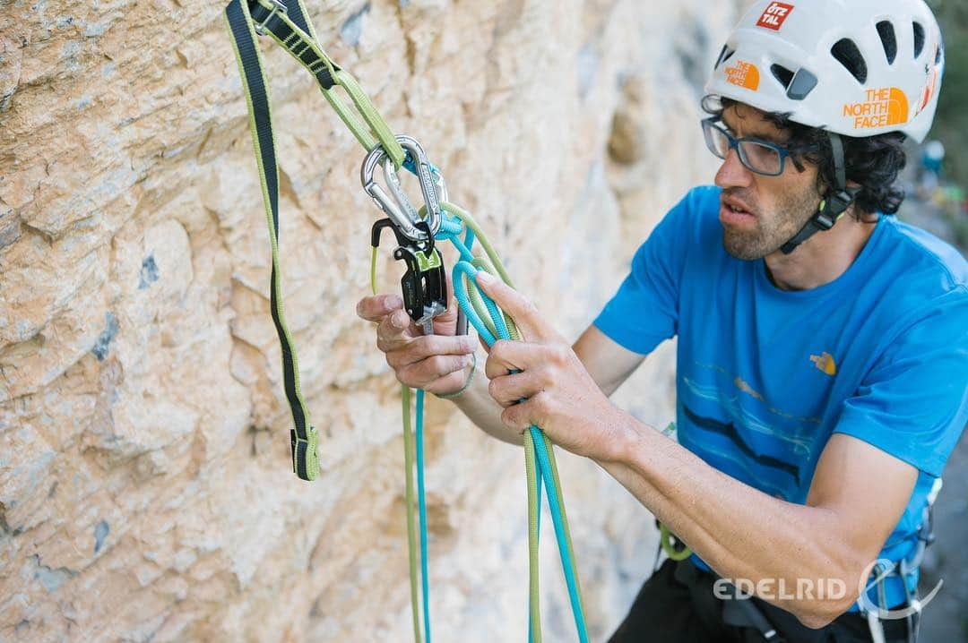 アンジェラ・アイターさんのインスタグラム写真 - (アンジェラ・アイターInstagram)「It still feels surreal to hear about the tragic accident and loss of three of the best alpinists in the world. I don‘t know @jessroskelley in person, but got stunned about his great performance on Alpinism. With @davidlama_official and @hansjoergauer I shared great memories, because we frequently met. Some years ago David and I enjoyed the same national competition climbing team where we met regularly until he started to live out his passion for Alpinism. David was one of the most talent climber I know, I followed his carreer from almost the very begin of the youth and saw how he matured to an accomplished climber. I also miss Hansjörg and it feels empty not to meet him again this year at the @team_edelrid athletes meeting. I will miss the great stories he tells about his stunning ascents, laughing and enjoining the days. Although I clinged to the hope of a wonder I guess it’s time to let tears flow and say „RIP“ my dear legends. 😓😓😓🙏🏼🙏🏼🙏🏼 #verleihtflügel #jedentagtirol @ferienregionimst @lasportivagram @team_edelrid #climbing #outdoors #trauer #balance #emotion #nature #gesundheit #natur」4月20日 16時40分 - angyeiter