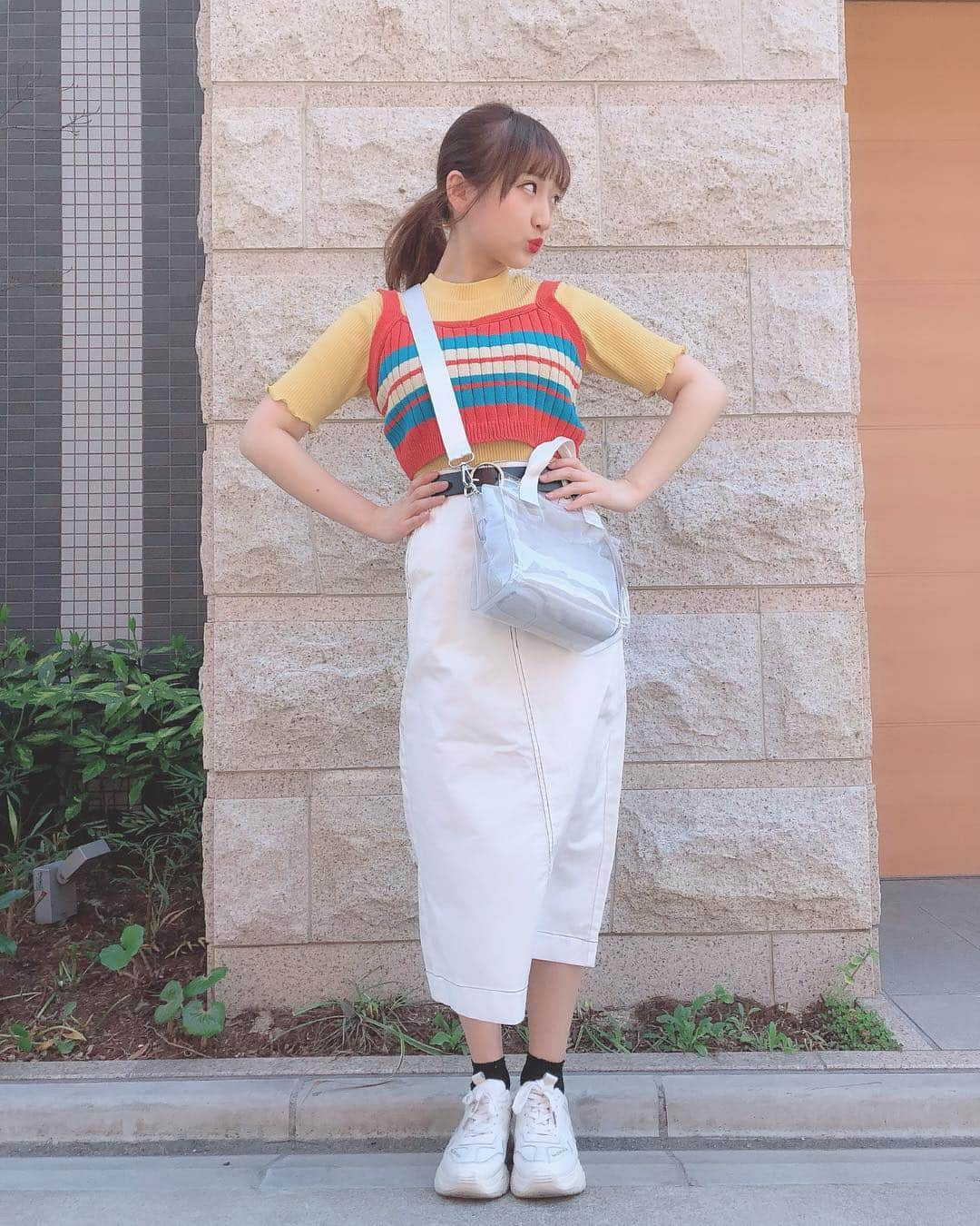 星野麻里愛さんのインスタグラム写真 - (星野麻里愛Instagram)「ビスチェ可愛くて めっちゃ好き。 黄色に白のボトムスで 春コーデです🌸  詳しくは、プロフィールの URLからチェックしてね！ #wego #wego大須店 #ウィゴー #ビスチェ #白ボトムス#まりあコーデ」4月20日 16時52分 - maria.pink28