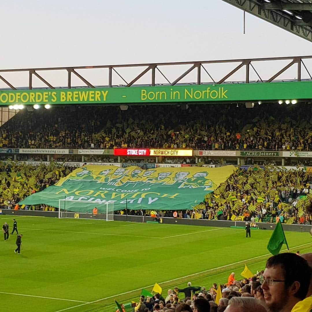 ティム・クルルさんのインスタグラム写真 - (ティム・クルルInstagram)「‪Another massive point gained.. ‬ ‪What a night at Carrow Road again. ‬ ‪11 unbeaten ‬ ‪One team one city 🔰‬ ‪3 games to go. 🐤‬ ‪See you all Monday away at stoke. #NeverGiveUp #NCFC ‬」4月20日 16時58分 - timkrulofficial