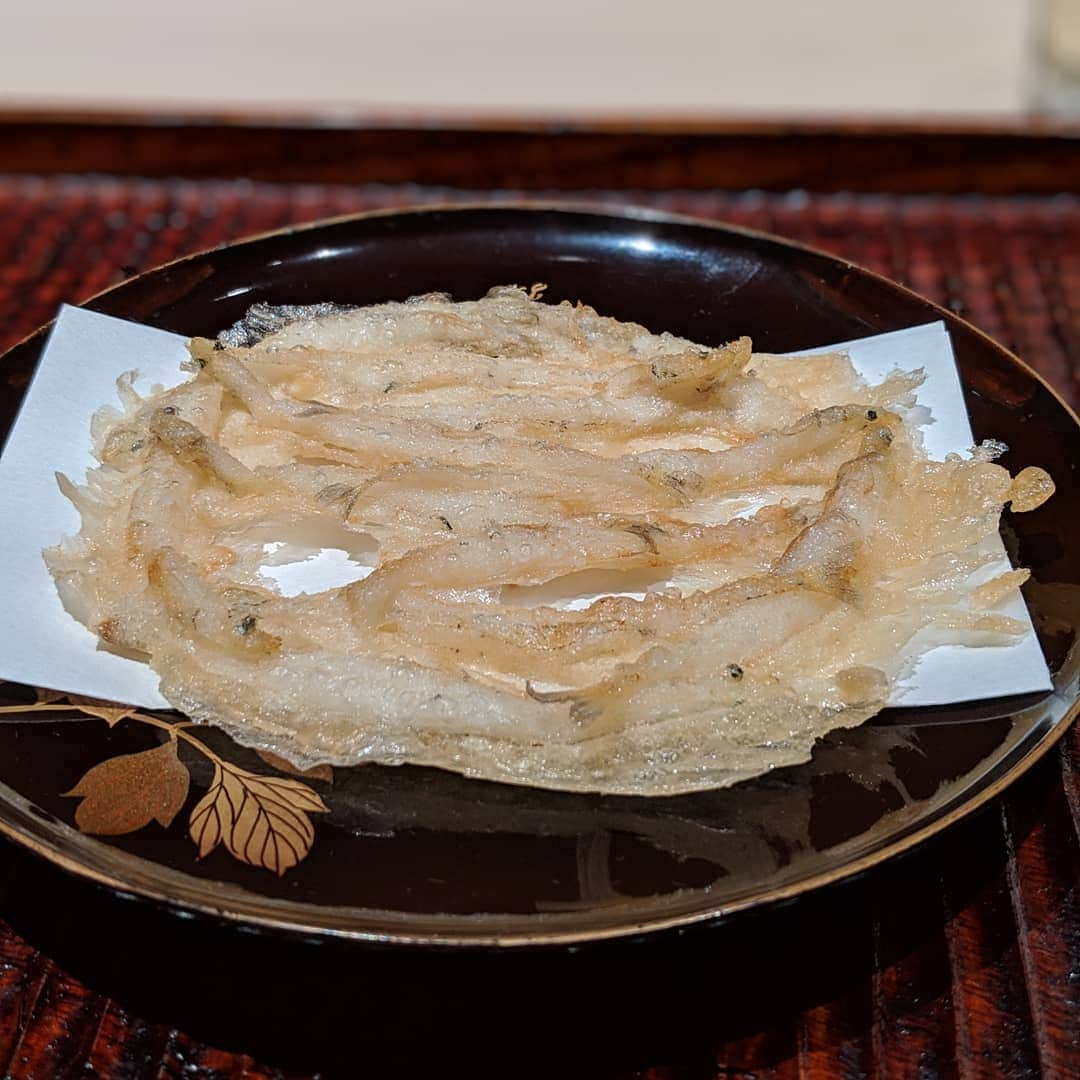 Masayasu Moritaさんのインスタグラム写真 - (Masayasu MoritaInstagram)「#白魚 #しらうお #天ぷら #whitefish #tempura #紀茂登 #神楽坂 #kagurazaka #東京 #もりたま飯 #foodie #foodgasm #foodphotography #foodstagram #美食 #delicious #tasty #instafood #グルメ #food #yummy #foodporn #デリスタグラマー」4月20日 17時20分 - masayasumorita