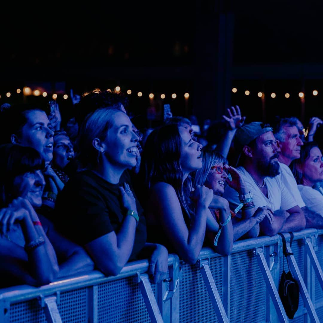 ホージアさんのインスタグラム写真 - (ホージアInstagram)「Big thanks to everyone who came to check out the set at @bluesfestbyronbay. Absolute legends, enjoy the rest of the festival! 📸 @christiantierney」4月20日 17時41分 - hozier