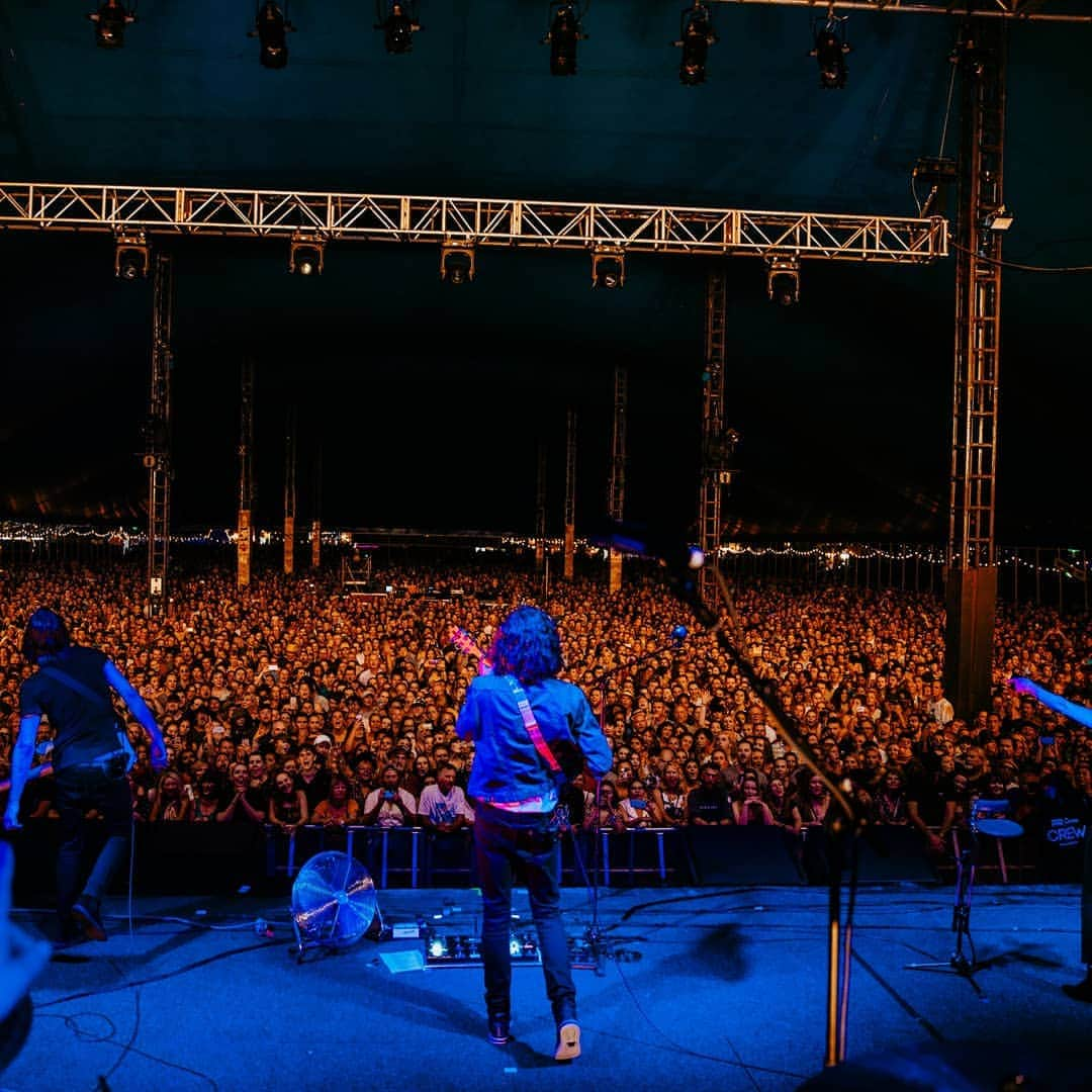 ホージアさんのインスタグラム写真 - (ホージアInstagram)「Big thanks to everyone who came to check out the set at @bluesfestbyronbay. Absolute legends, enjoy the rest of the festival! 📸 @christiantierney」4月20日 17時41分 - hozier