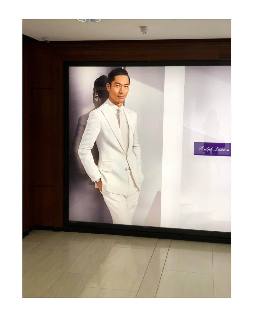 AKIRAさんのインスタグラム写真 - (AKIRAInstagram)「Hong Kong, Macau, Shanghai, and Tokyo... Billboards of AKIRA’s Ralph Lauren Campaign Photos are now up in metropolises in Asia! Please share if you ever see one!  AKIRA will also be appearing on international fashion magazines. Please check it!  #RalphLaurenPurpleLabel #ASIA #US #AKIRA #POLO#RRL」4月20日 18時01分 - exileakira_official