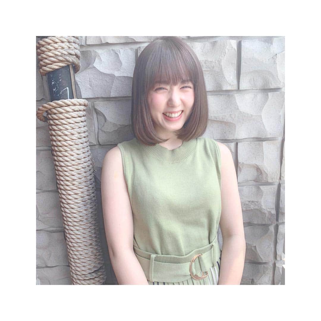 前田美里のインスタグラム：「笑うとね頬の上に笑いえくぼみたいのができるの。  #笑うとえくぼ #笑うと目がない #美容院 #logshibuya2 #ヘアカラー #colour #hair #hairstyle #beauty #smile #女子力 #アレンジ #ショート #hair #hairstyle #redyazel #instagood #instalike #japanesegirl ##followme #instaphoto」
