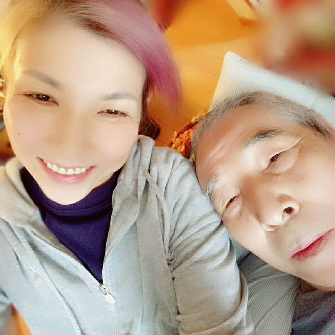 KAORUさんのインスタグラム写真 - (KAORUInstagram)「寝起きのお父さん(笑)  行ってくるね♪ やんちゃ言ってママちゃんを困らせないようにね！  #Marvelouspro #お父さん #大阪  #介護生活」4月20日 18時20分 - yukisaku_88