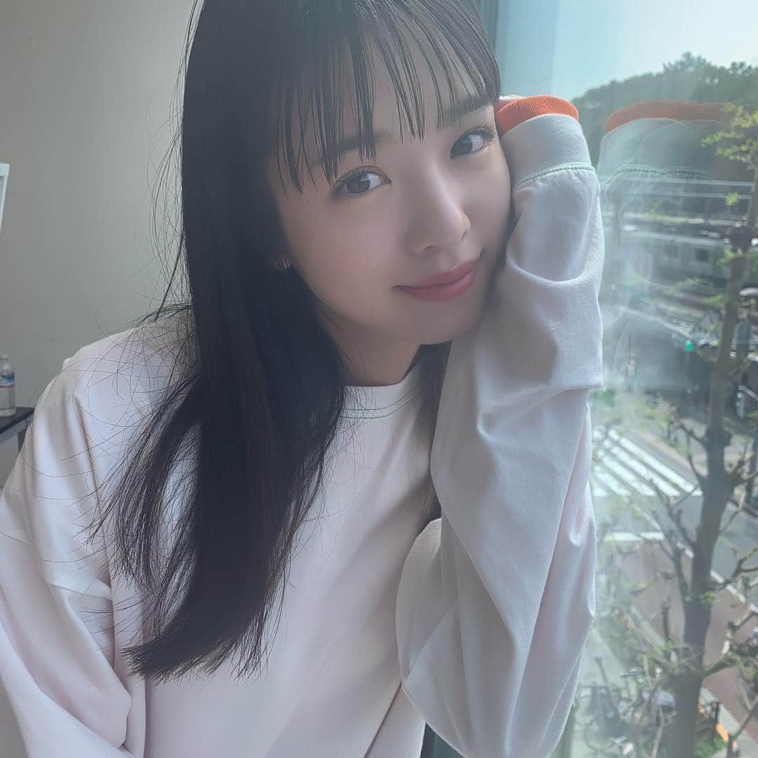高橋有紀のインスタグラム：「本気でこんなにかわいい人間いるかな？ってゆうくらい、素晴らしくかわいい。目を閉じていてもかわいい。良いお天気の天使さま。 #横田真悠  #osakana_yuki」