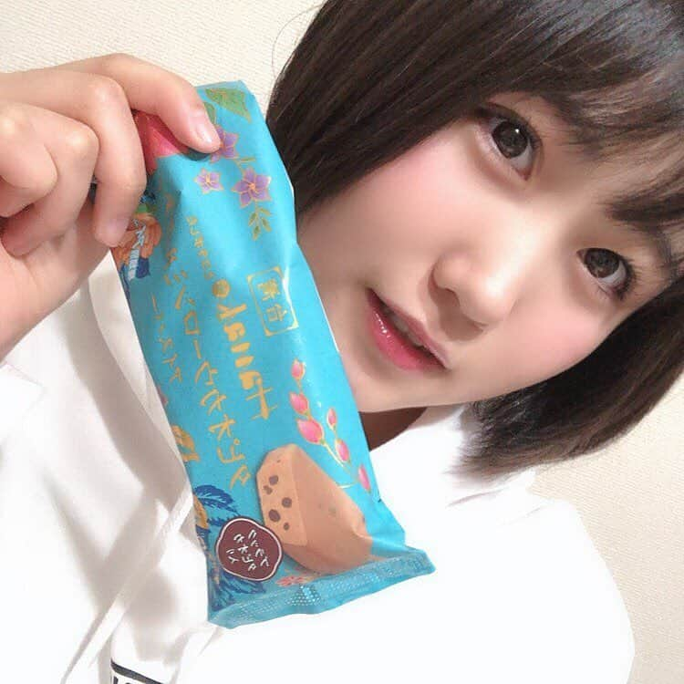 はちみつロケットさんのインスタグラム写真 - (はちみつロケットInstagram)「💮いかちゃんの投稿💮 . みなさん、こんばんわ☺️ . 昨日言ってたタピオカミルクティー アイスの投稿です👐🏻 . しかもウーロンミルクティー✨ . アイスも美味しいけど、やっぱ タピオカはドリンクが1番だよね🙃 . みんなも食べてみてね〜！ . #はちみつロケット #はちロケ #公野舞華 #いかちゃん #タピオカミルクティーアイス #FamilyMart #ファミマ #アイス #舞日投稿 #Instagrood #Instalike #いいね」4月20日 19時14分 - hachimitsurocket_official