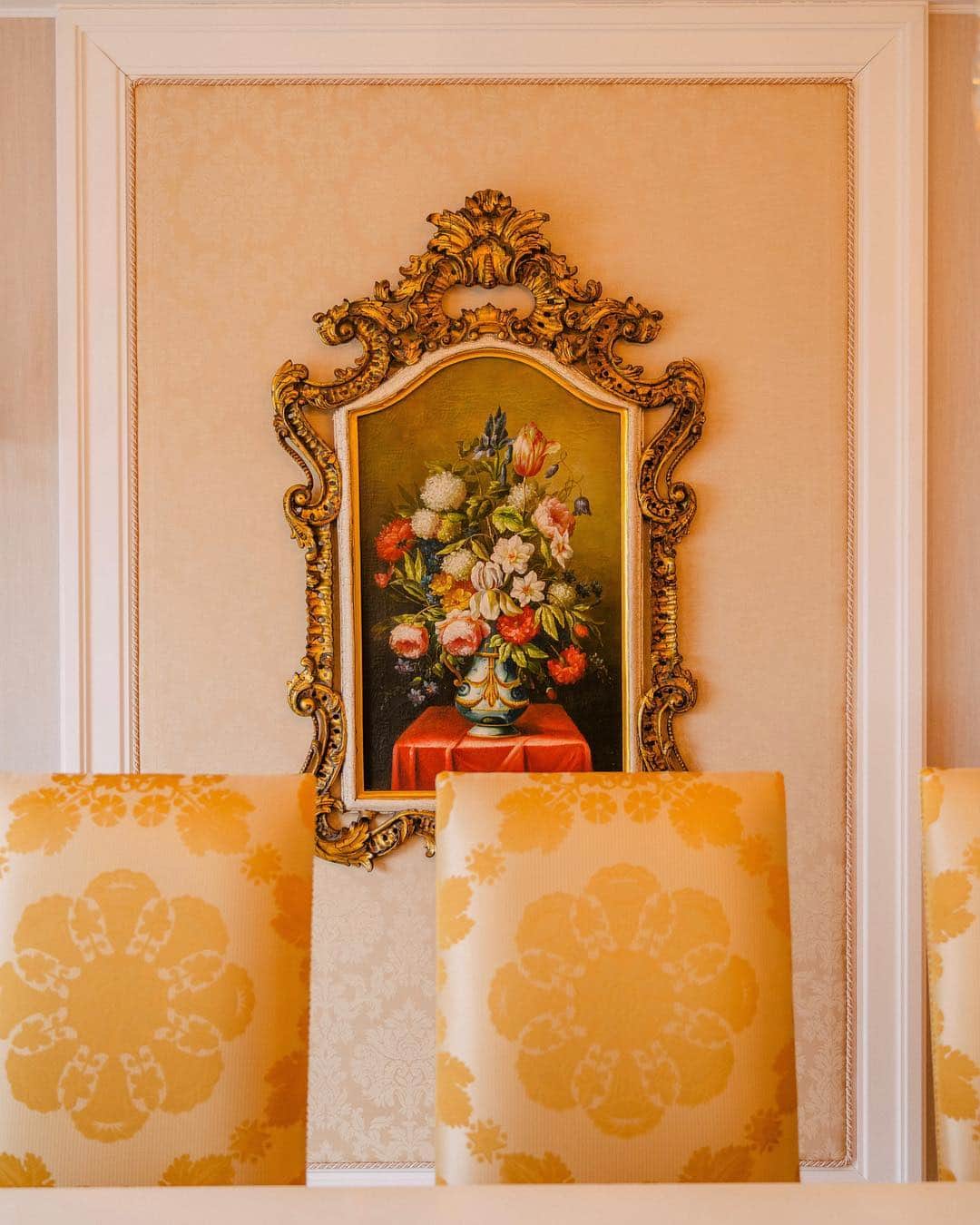 ザ・プリンス パークタワー東京さんのインスタグラム写真 - (ザ・プリンス パークタワー東京Instagram)「ロイヤルフロアのクラシカルな内装。専属のバトラーがご滞在をサポートいたします。 ⠀⠀⠀⠀⠀⠀⠀ Relax like royalty in our Royal floor. Your exclusive butler support your stay! ⠀⠀⠀⠀⠀⠀⠀ Share your own images with us by tagging @princeparktowertokyo ————————————————————— #TokyoTower #princeparktower #princehotels #tokyo #japan #beautifulhotels #tokyohotel #shibakoen #akabanebashi #azabujuban #tokyoowedding」4月20日 19時10分 - princeparktowertokyo