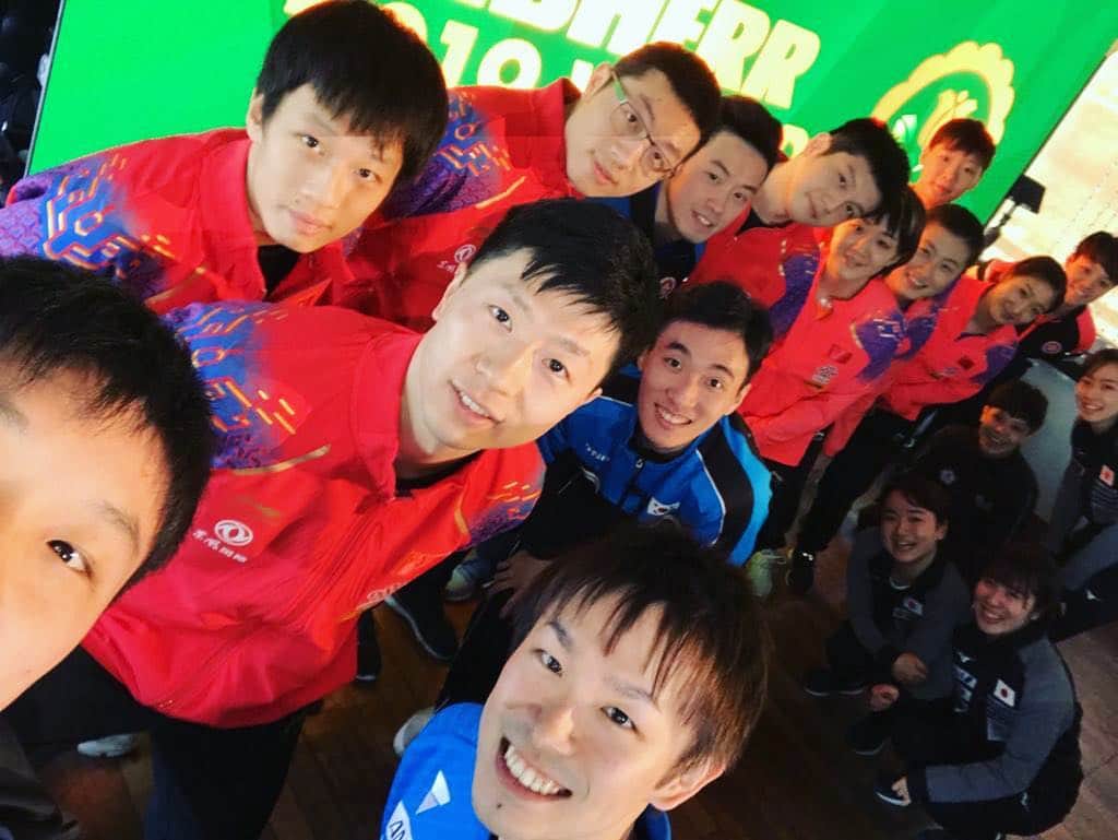 ITTF Worldさんのインスタグラム写真 - (ITTF WorldInstagram)「📸 😁😁😁 and that's a wrap!!! Your thoughts after today's Main Draw??? #ITTFWorlds2019 #NotJustPingPong」4月20日 19時27分 - wtt