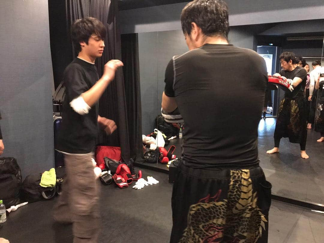 木村圭作さんのインスタグラム写真 - (木村圭作Instagram)「今日の練習も楽しかった〜♫ #シラット #武術 #キックボクシング #柔術 #格闘技 #俳優」4月20日 19時34分 - keisakukimura