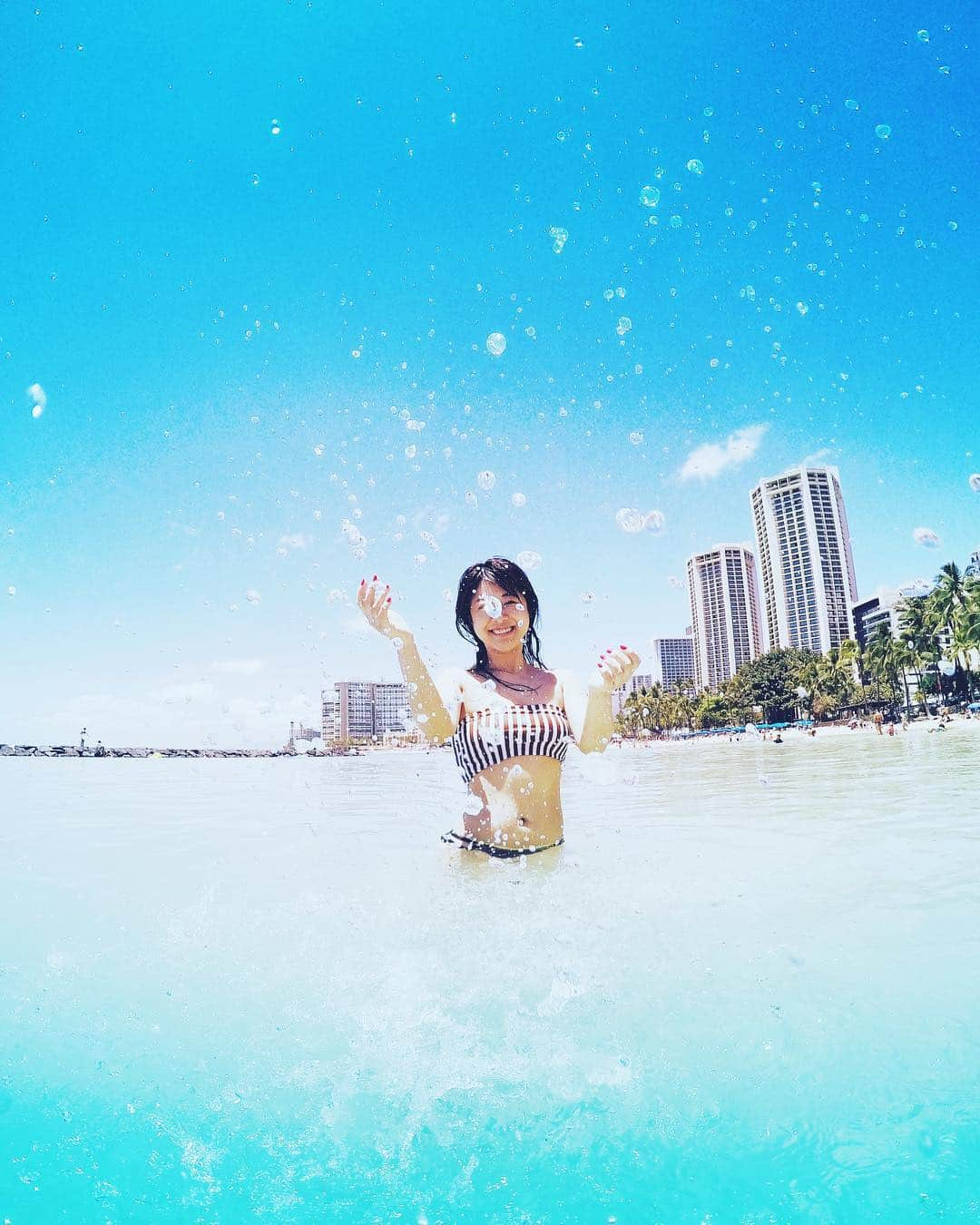 aiさんのインスタグラム写真 - (aiInstagram)「楽しい時間はあっという間😭✨ : : 帰りたくないよ... : : Hawaii🌴に永住したい😭 : #PR で使用した #新生銀行 の #GAICA のお陰でノンストレスの旅になったことに感謝✨ : : #女子旅　#旅女子　#旅好き女子　#旅行好きな人と繋がりたい 　#旅好きな人と繋がりたい　#GAICAでCAIGAI  #hawaii #waikiki #waikikibeach」4月20日 19時44分 - iro_dori_